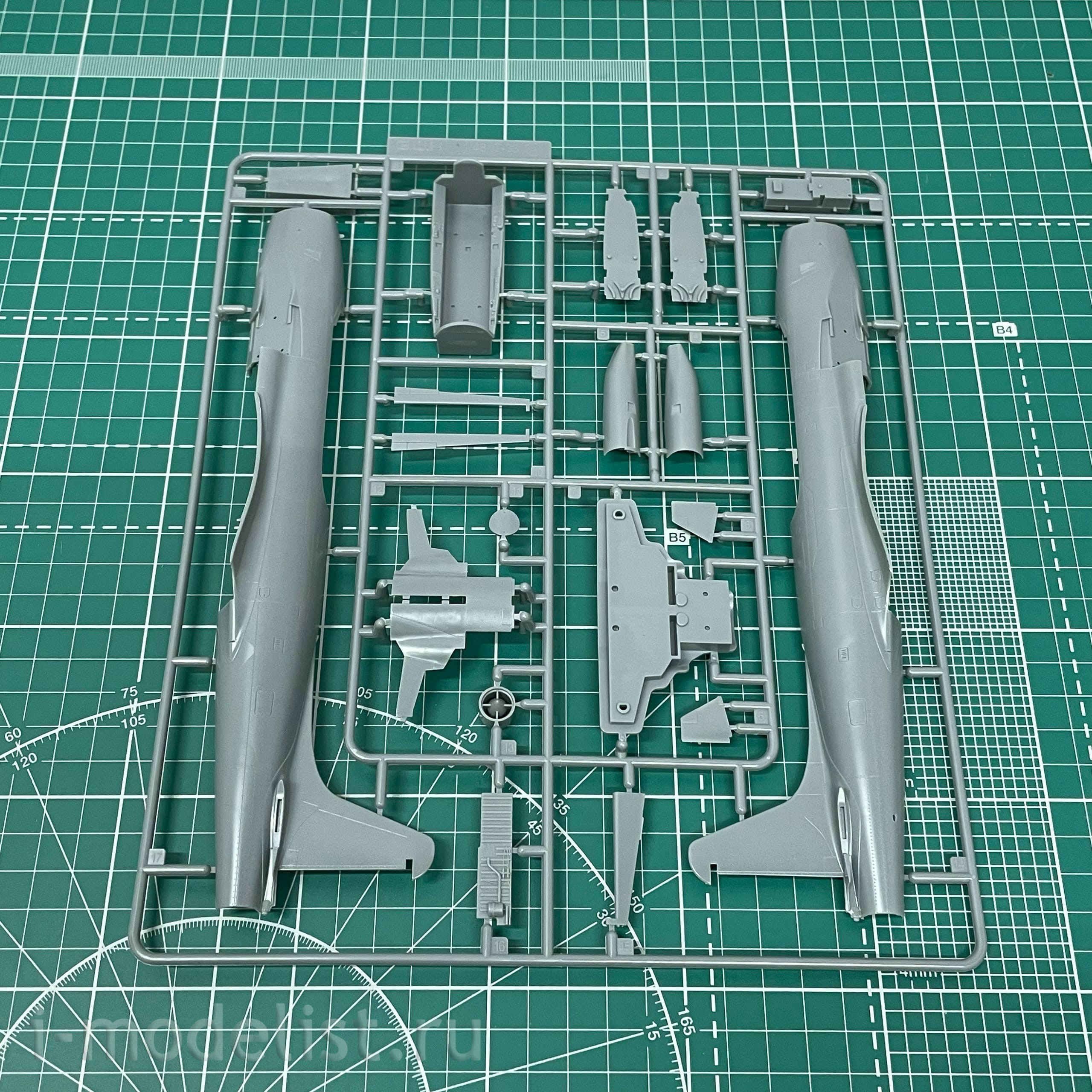 L4821 Great Wall Hobby 1/48 Aircraft T-33A 