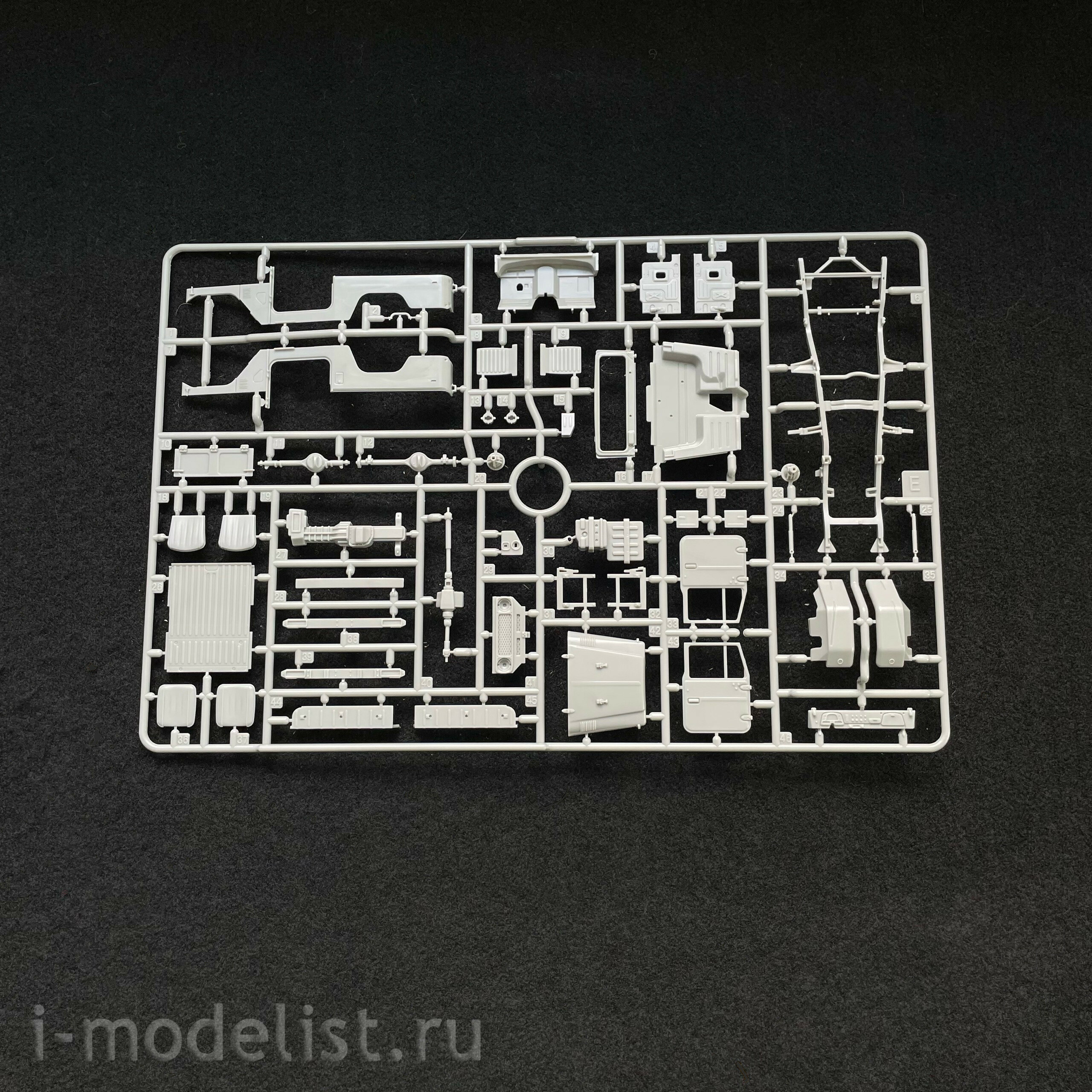 AK35004 AK Interactive 1/35 Soft-top FJ43 SUV (Israel Defense Forces and Lebanese Armed Forces)