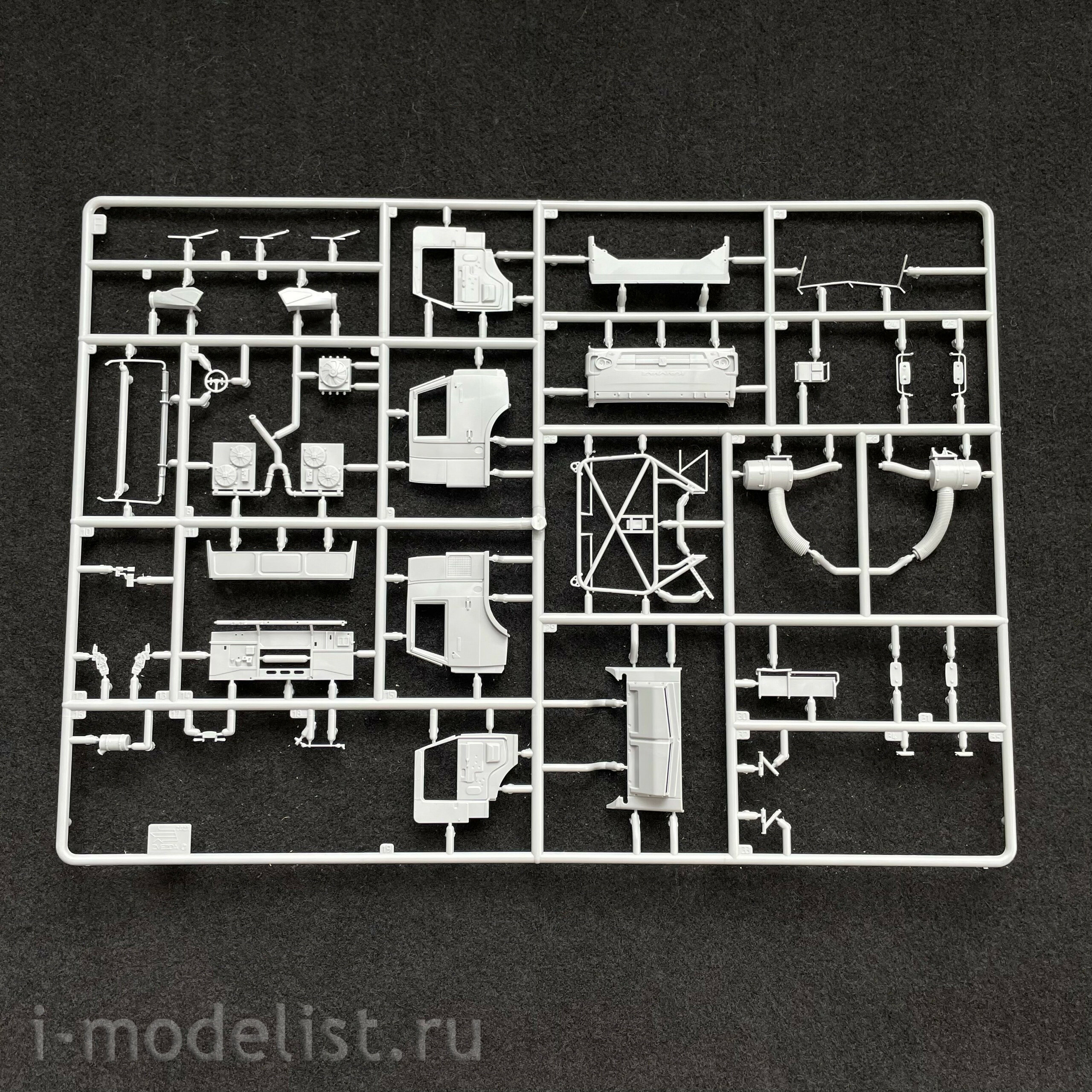 43005 Zvezda 1/43 KAMAZ-43509 