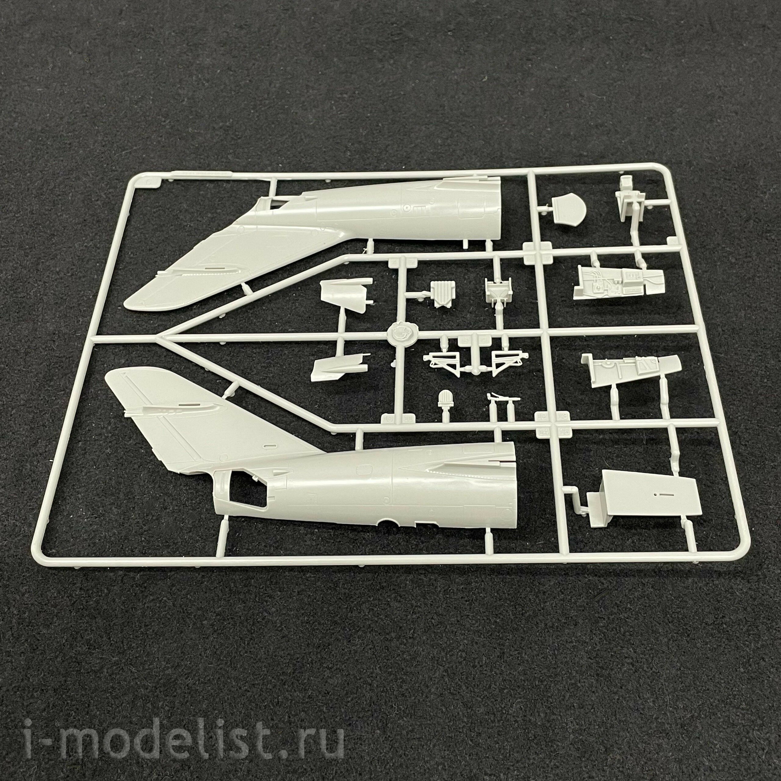 80399 HobbyBoss 1/48 Chinese PLAAF JJ-5 Fighter jet