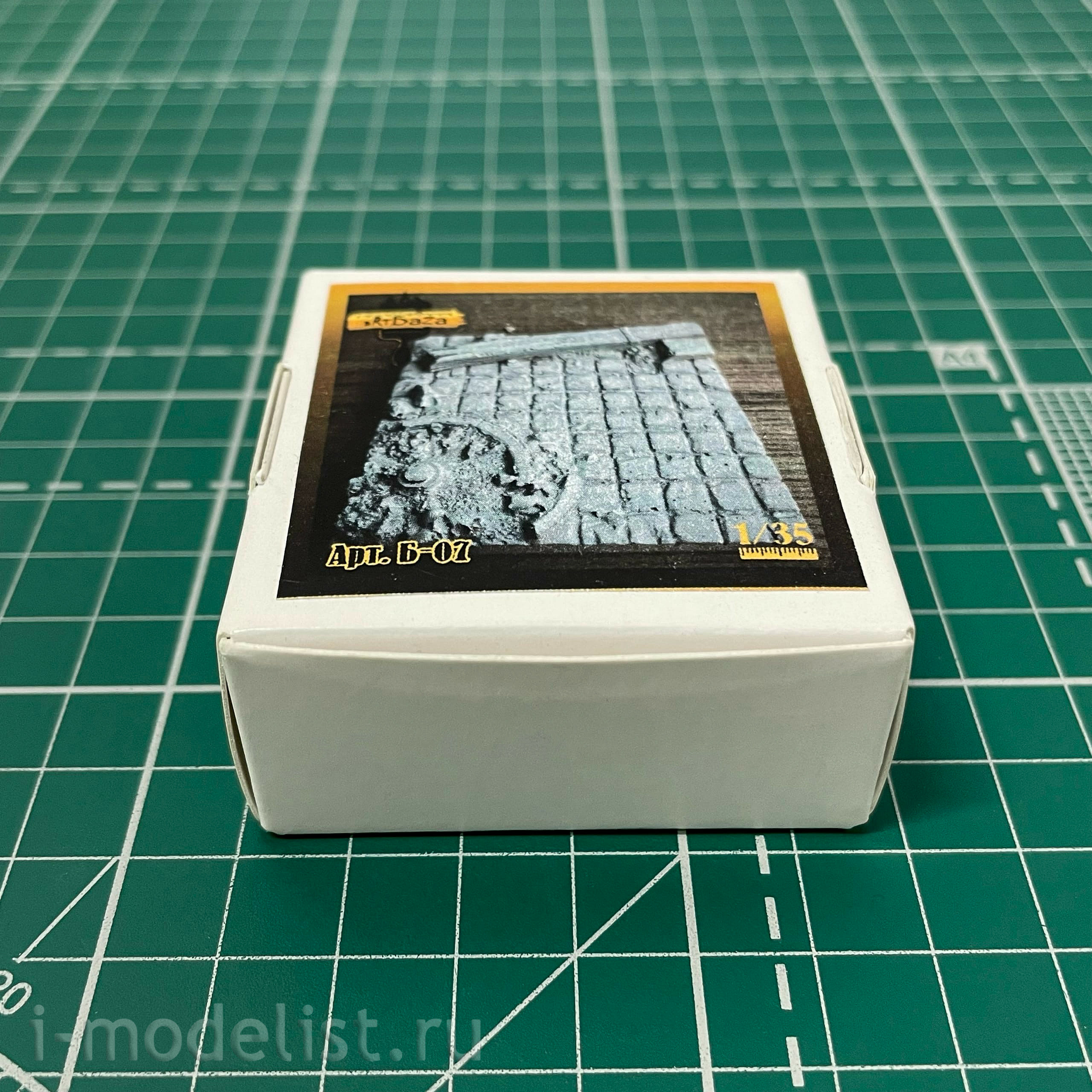 B07 artbaza 1/35 Fragment of a cobblestone pavement with a cart wheel