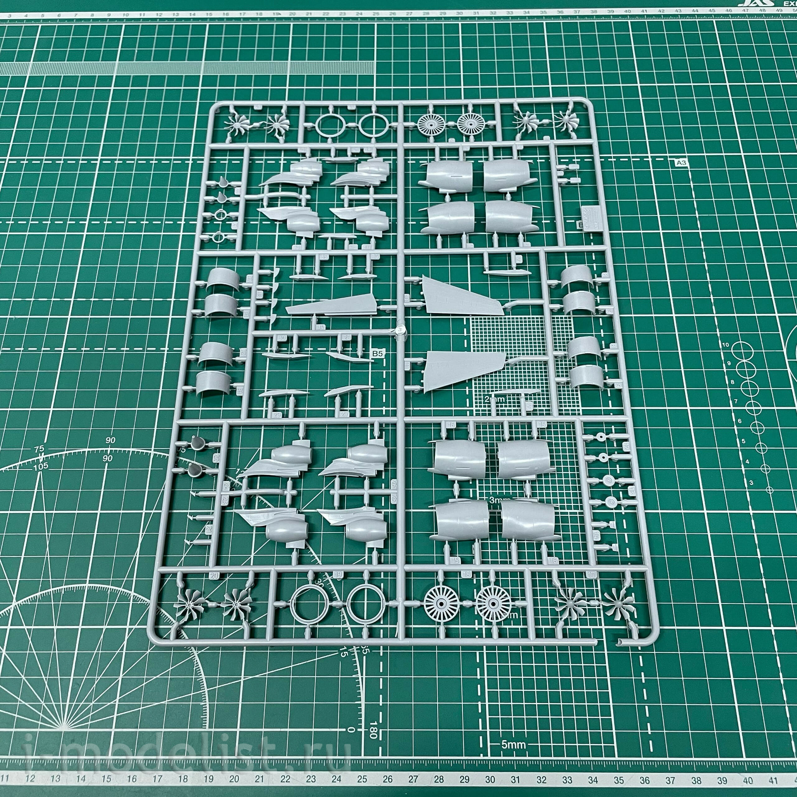 7043 Zvezda 1/144 Passenger Airliner Airbus A321neo