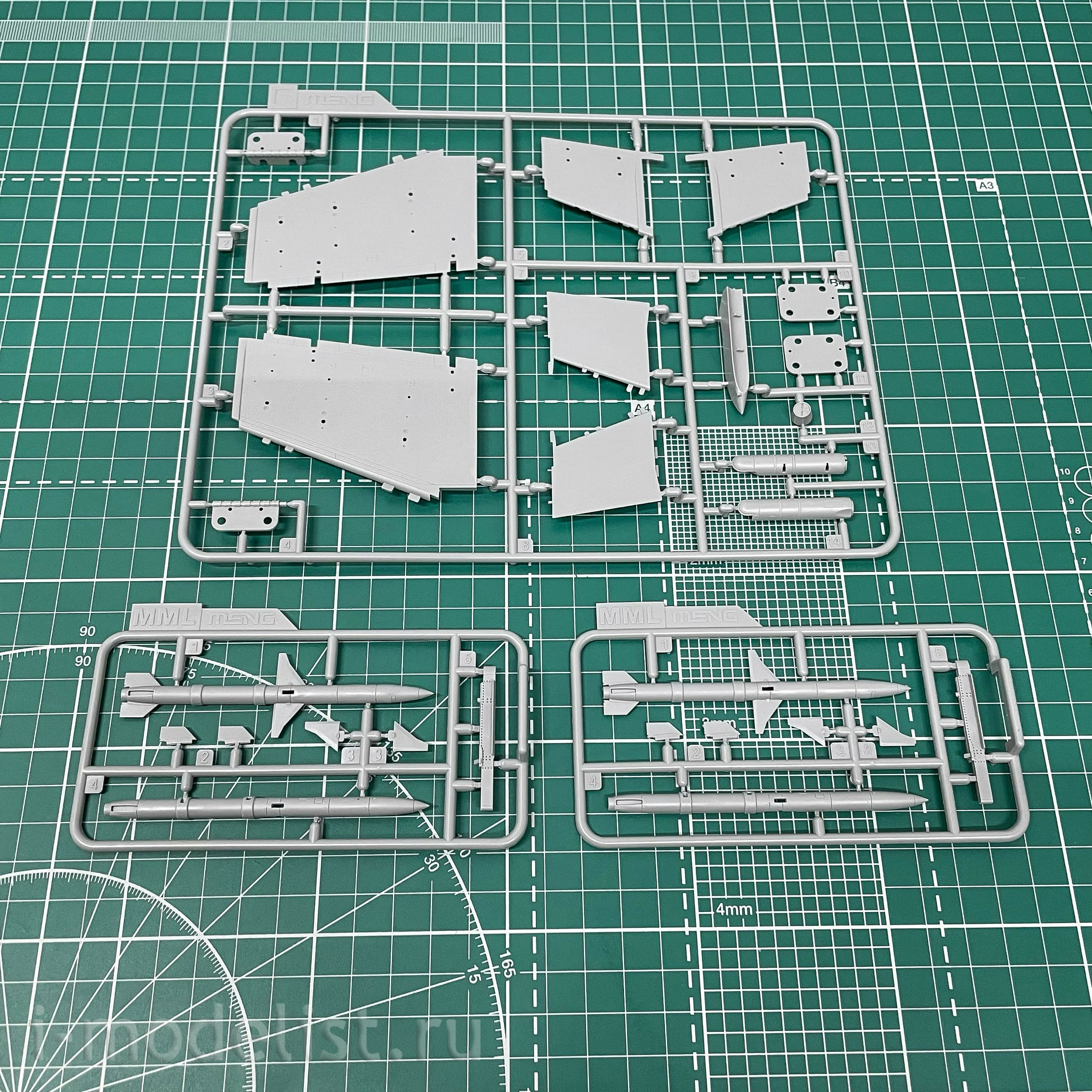 LS-014 Meng 1/48 EA-18G Growler Aircraft