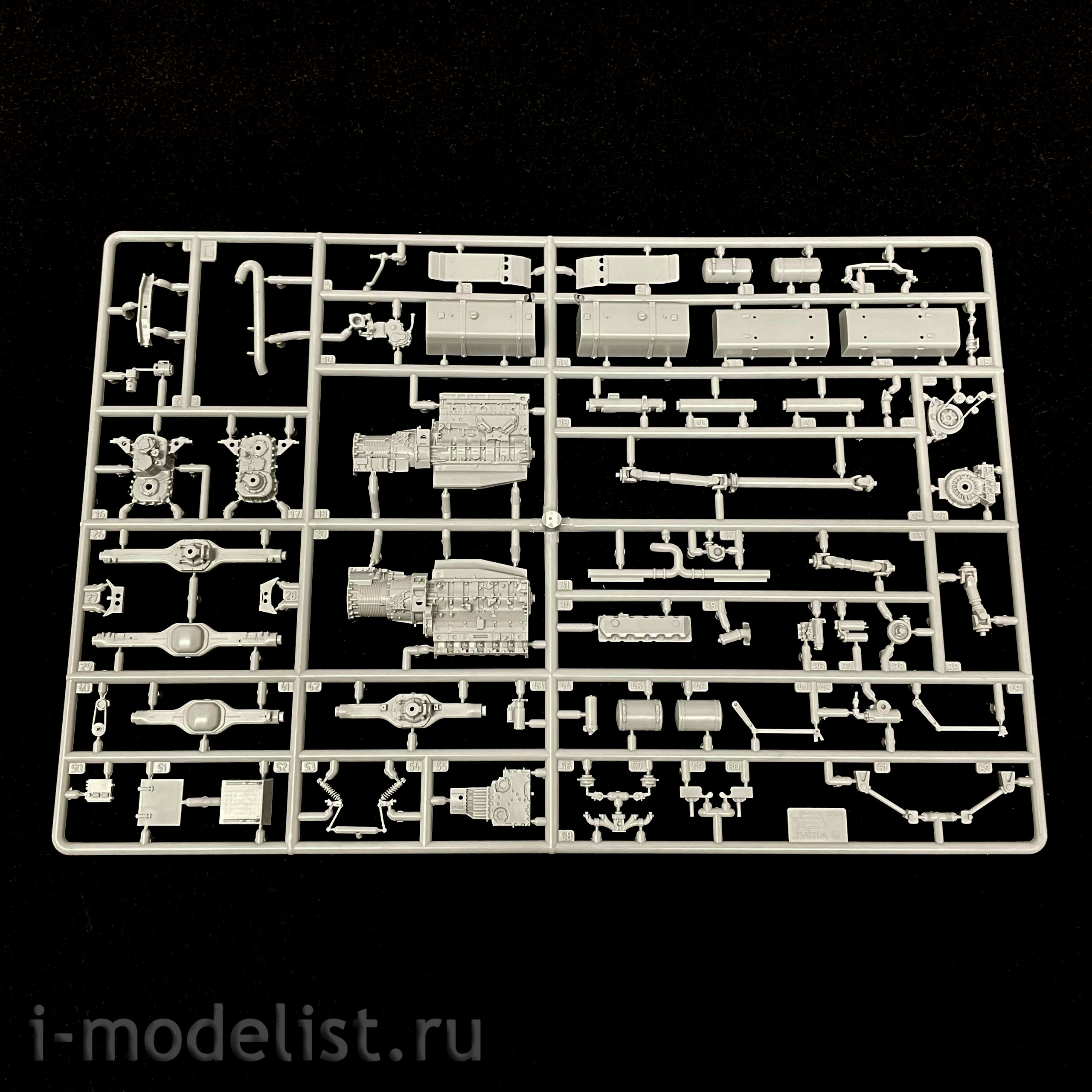 3657 Zvezda 1/35 Truck KAMAZ-43509