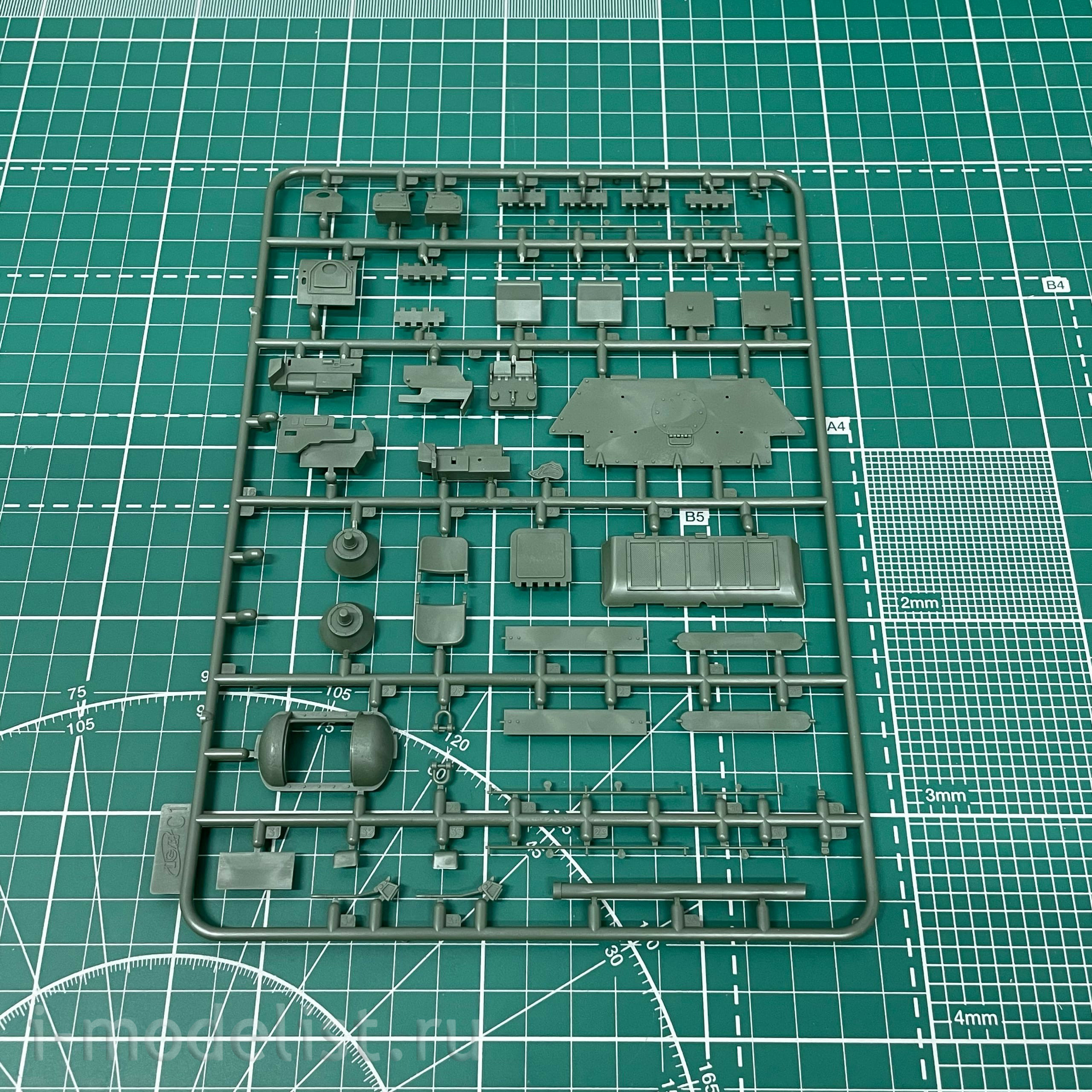 35354 ICM 1/35 Soviet flamethrower tank 2MV 34/76