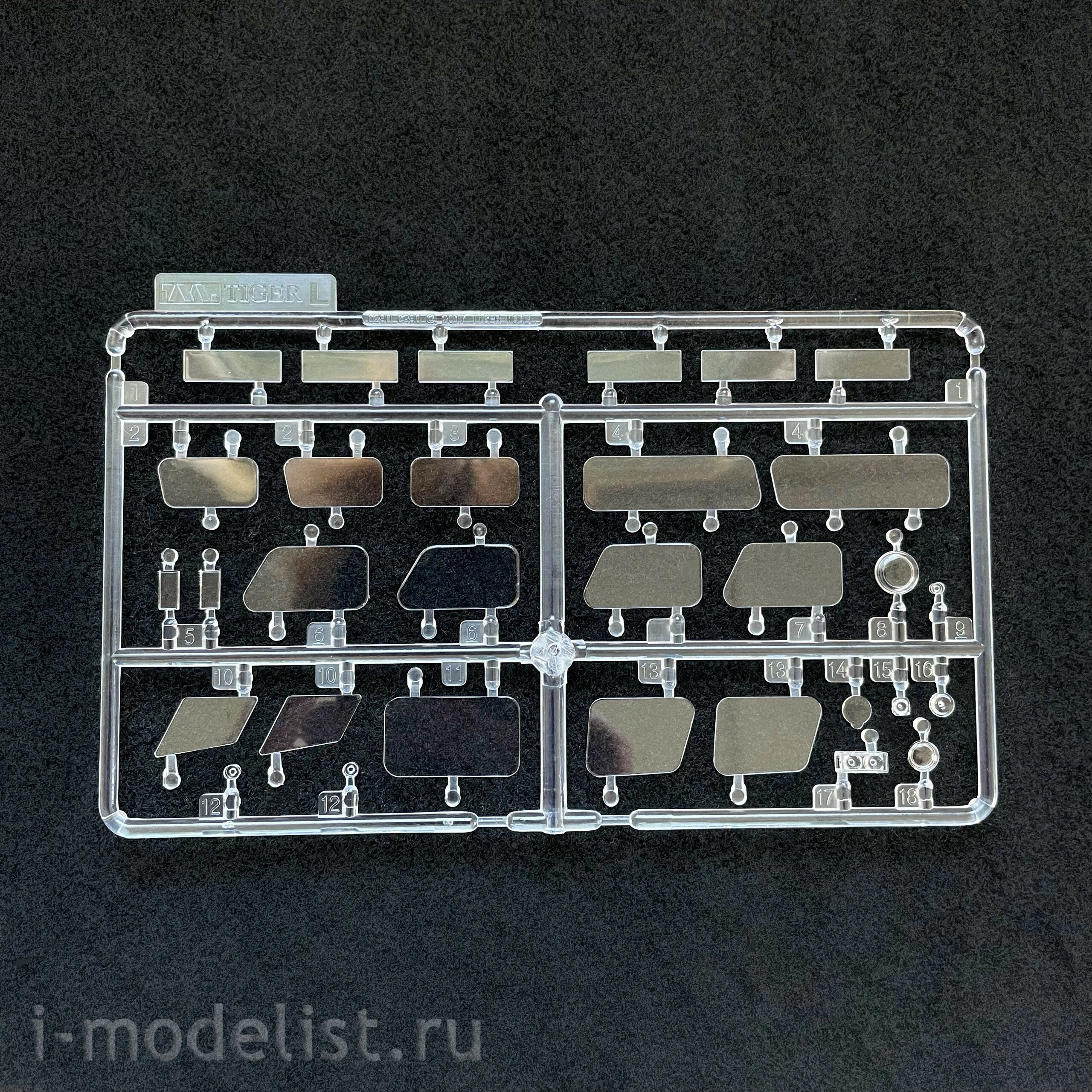 6290 Tiger Model 1/35 Swedish speedboat CB90