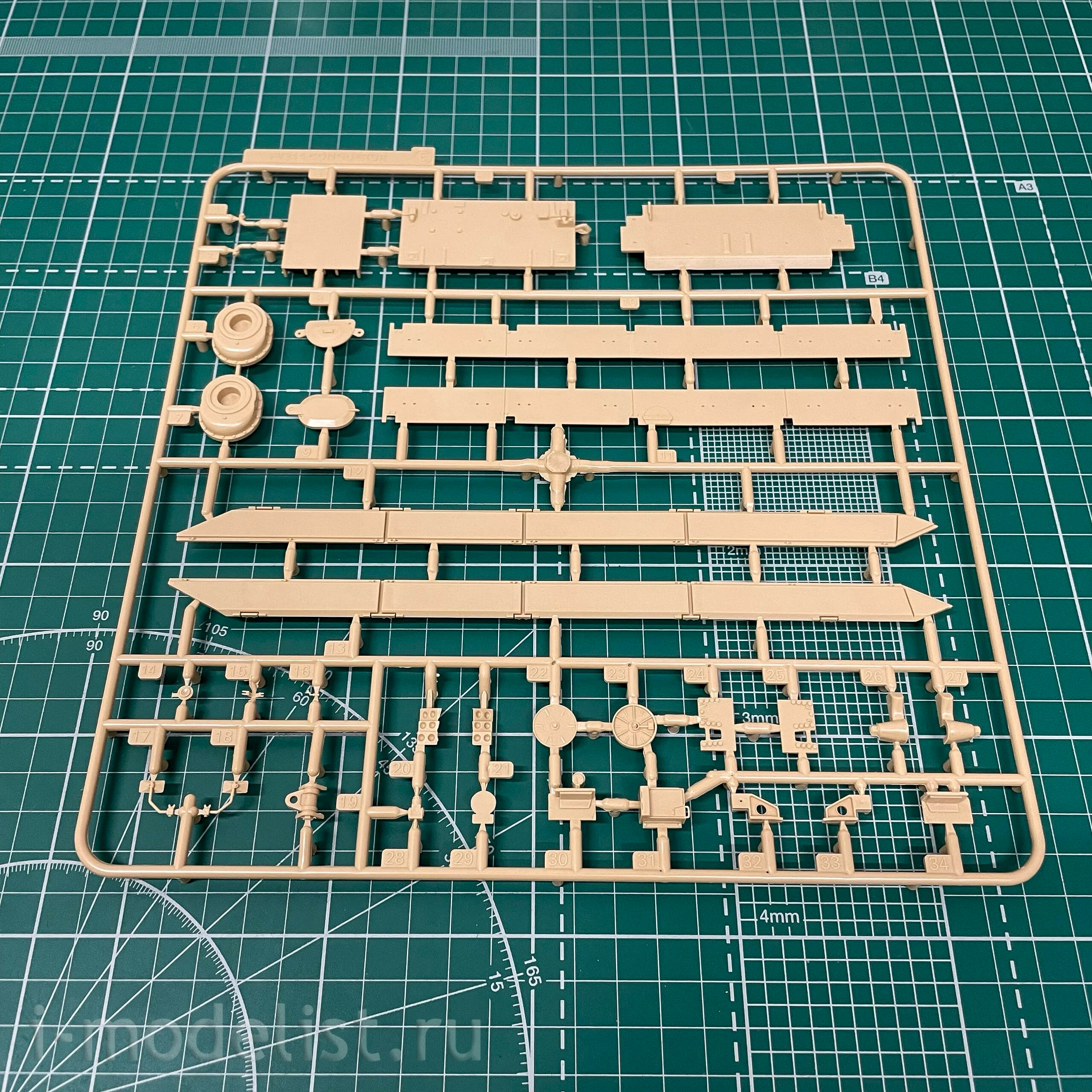 35A013 Amusing Hobby 1/35 Super Conqueror