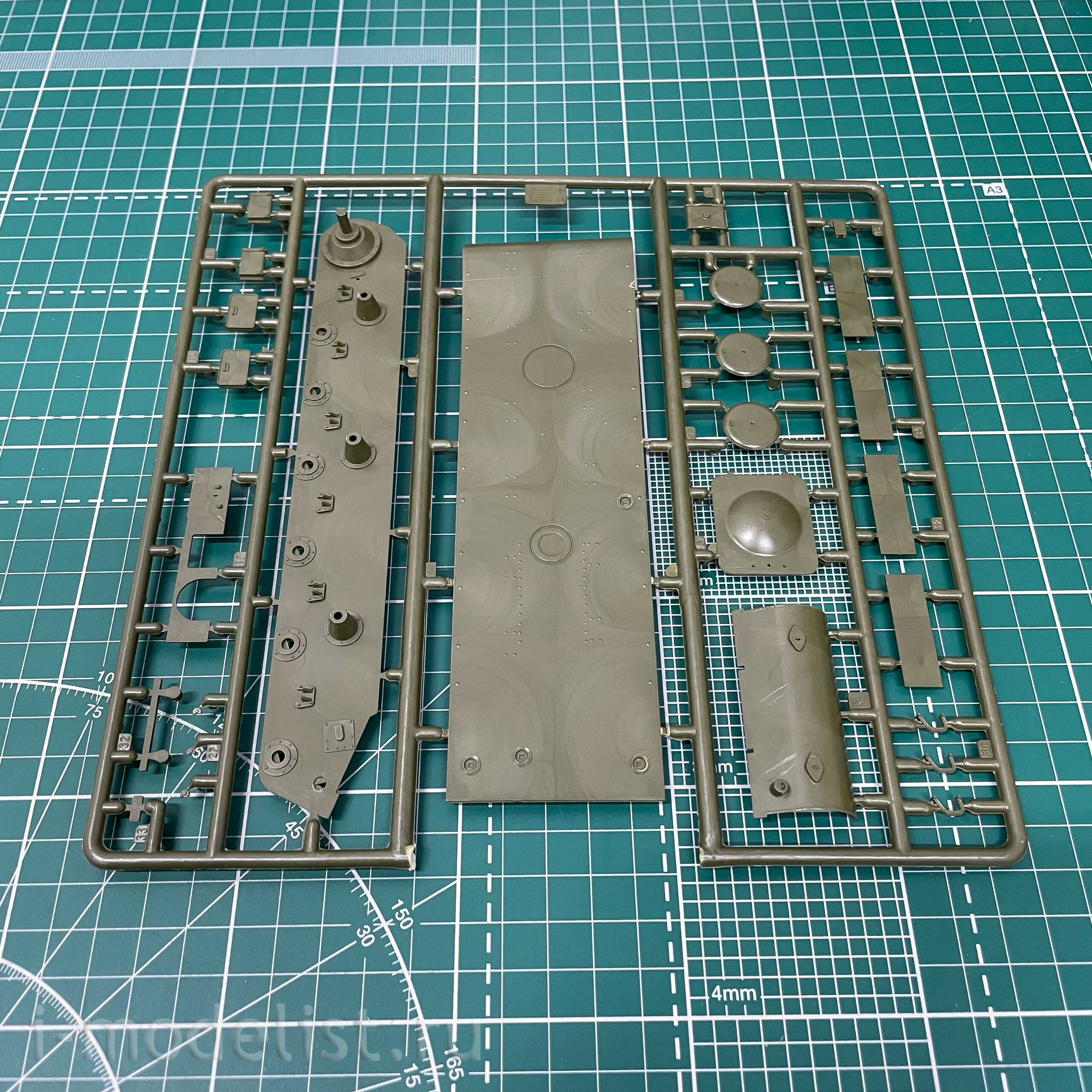3539 Zvezda 1/35 Soviet tank KV-1