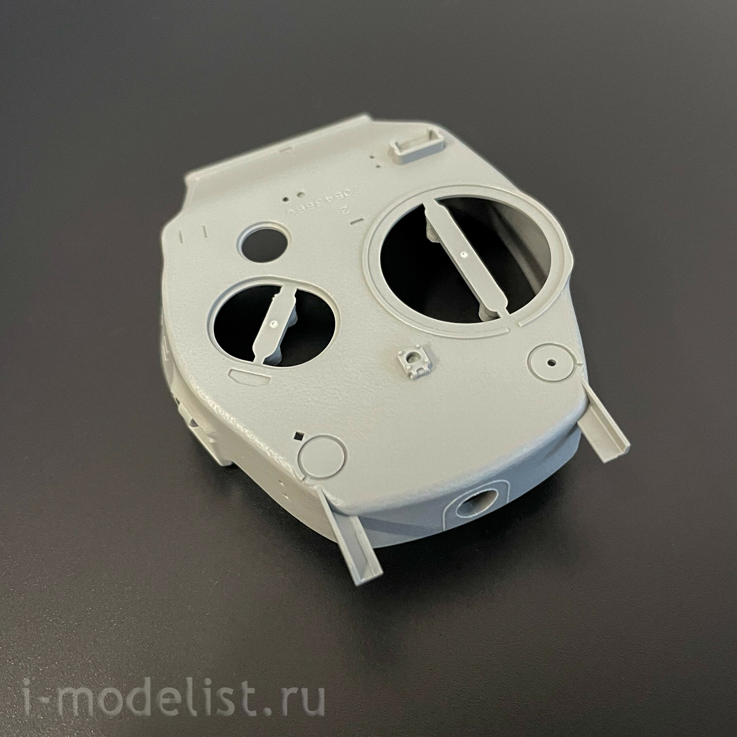 2205W Takom 1/35 Набор Sherman Box: M4A1 (76w) HVSS + M1 Super Sherman + фигура члена экипажа танка армии США в 1/16 масштабе