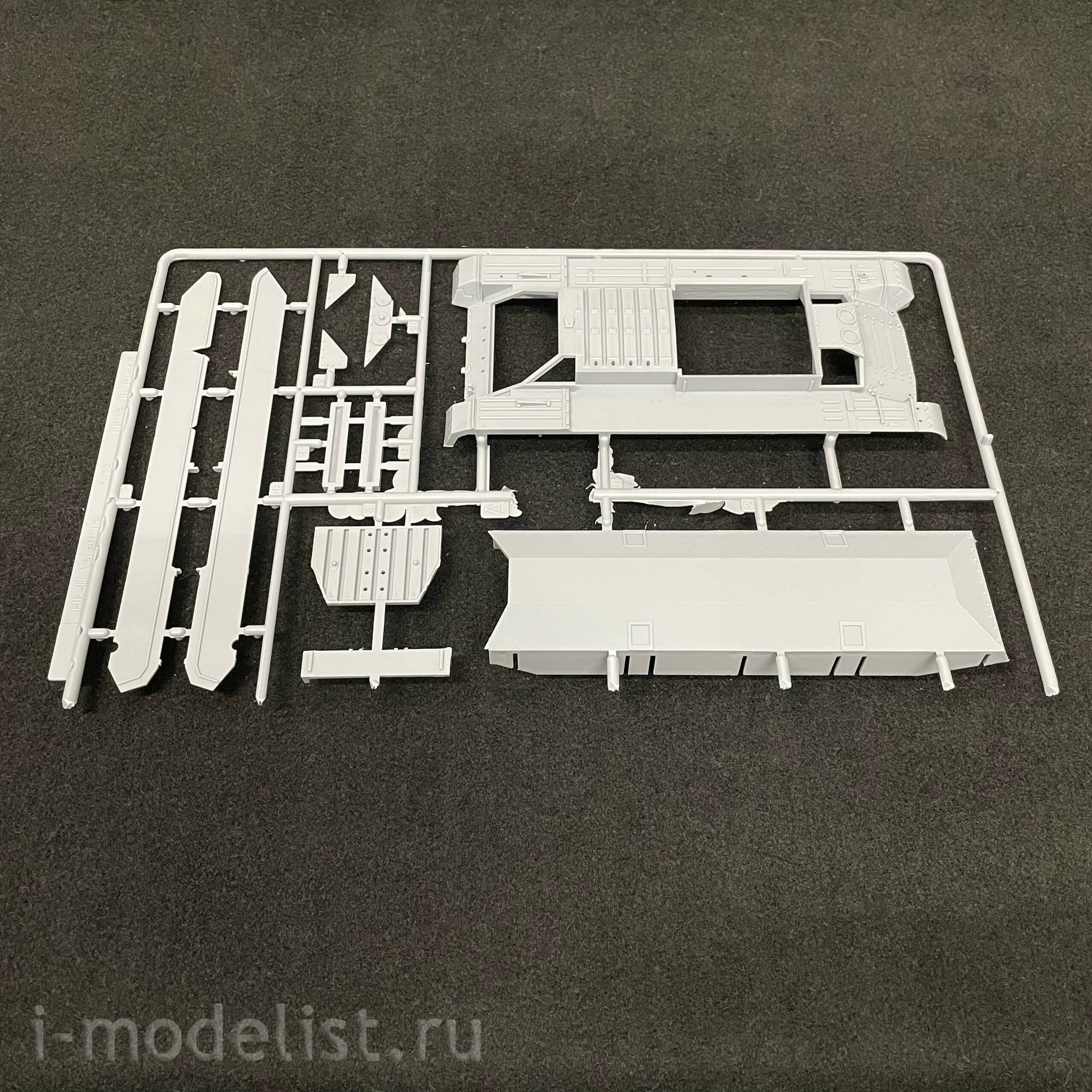 3550 Maket 1/35 British tank Valentine Iv