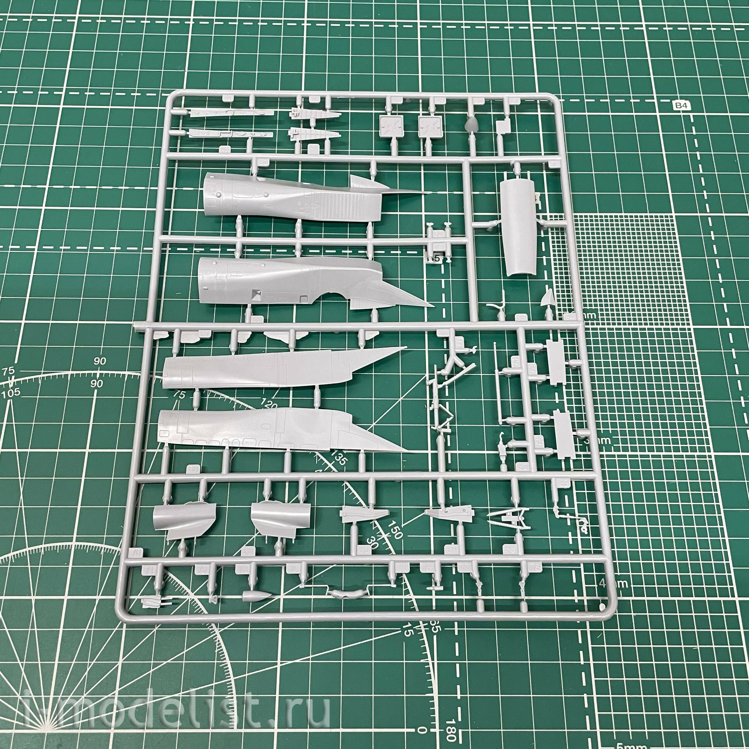 7297П Zvezda 1/72 Подарочный набор: Российский палубный истребитель Су-33