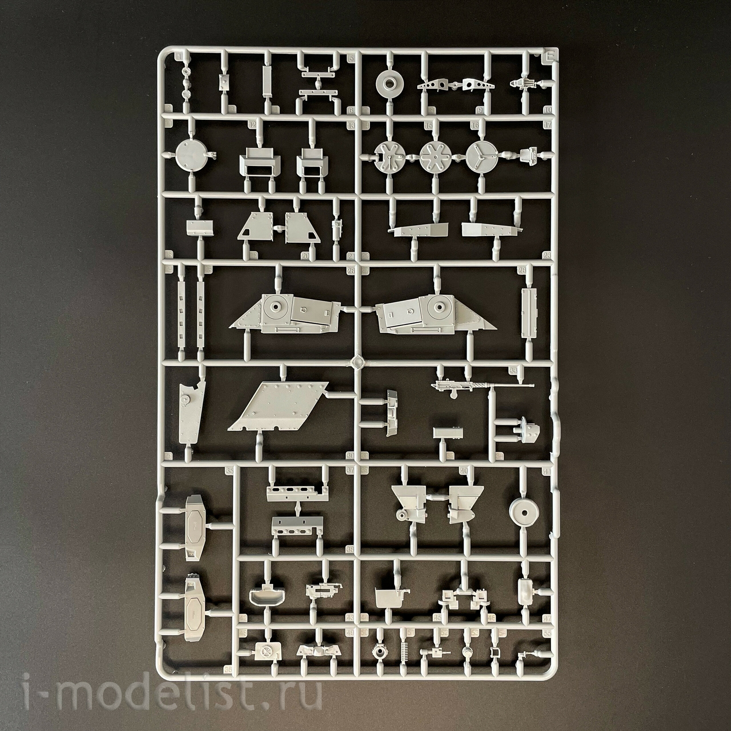 35A058 Amusing Hobby 1/35 Танк Leopard 2 A8