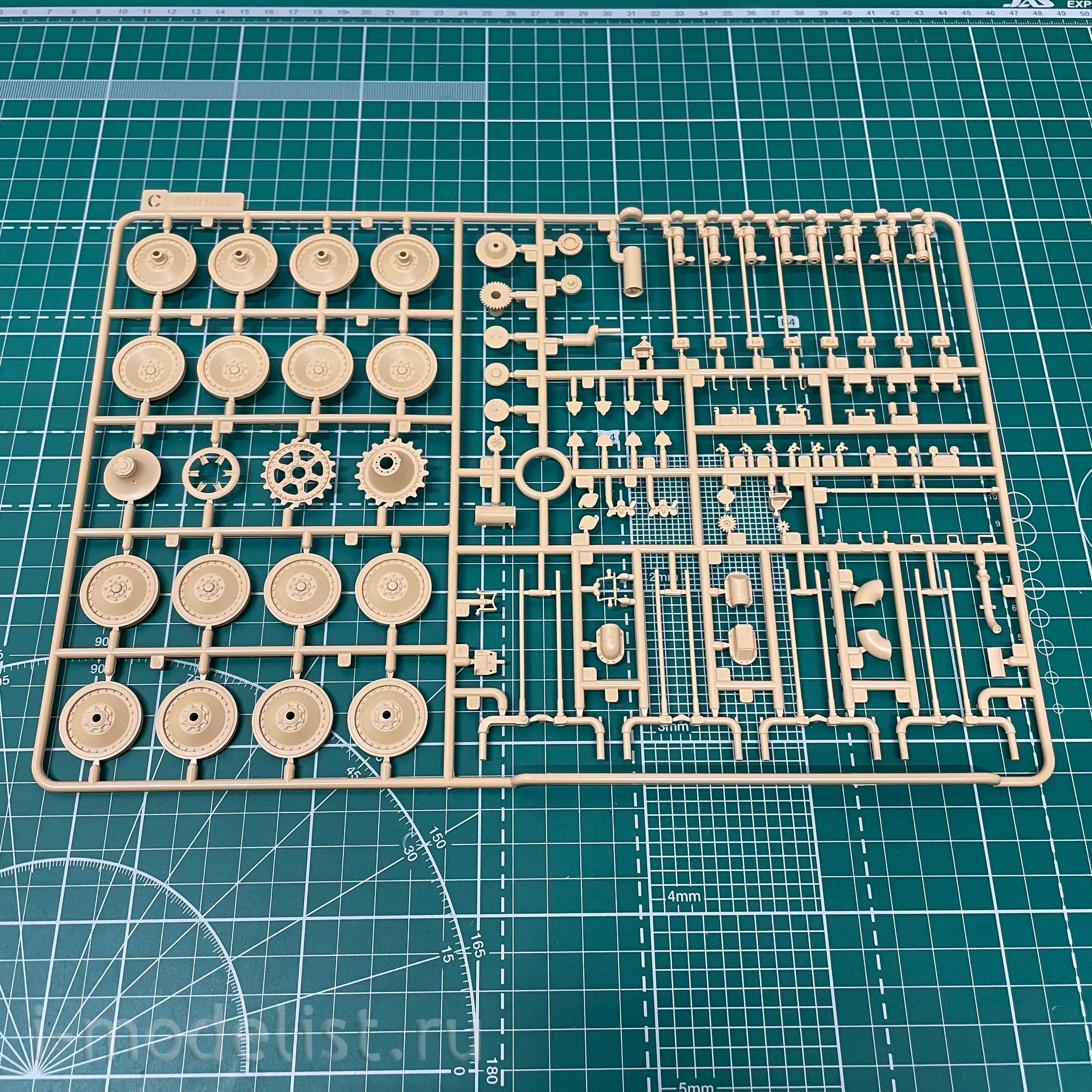 RM-5045 Rye Field Model 1/35 German Medium Tank Sd.Kfz.171 Panther Ausf.F with working tracks and Kw.K 42 L/70 & Kw.K 42 L/100