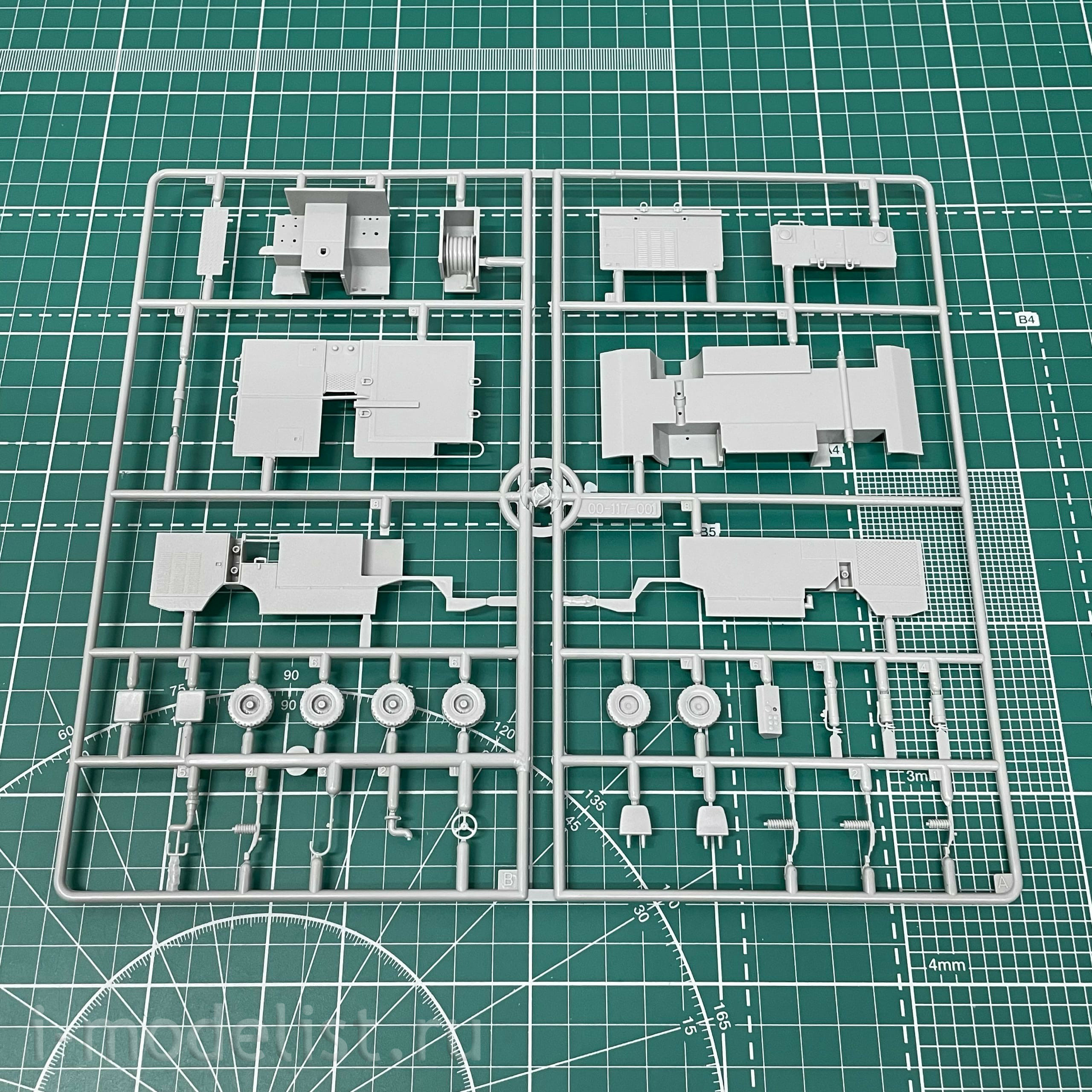 K48115 Kinetic 1/48 US Navy Ground Support Equipment Kit with STT Tractor