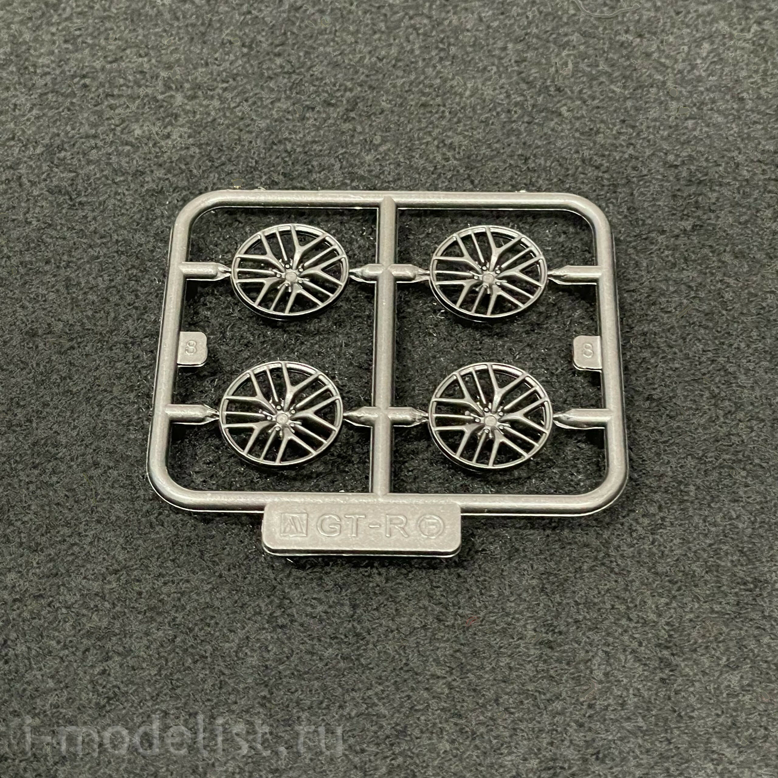 05641 Aoshima 1/32 Car Nissan GT-R - Ultimate Metal Silver