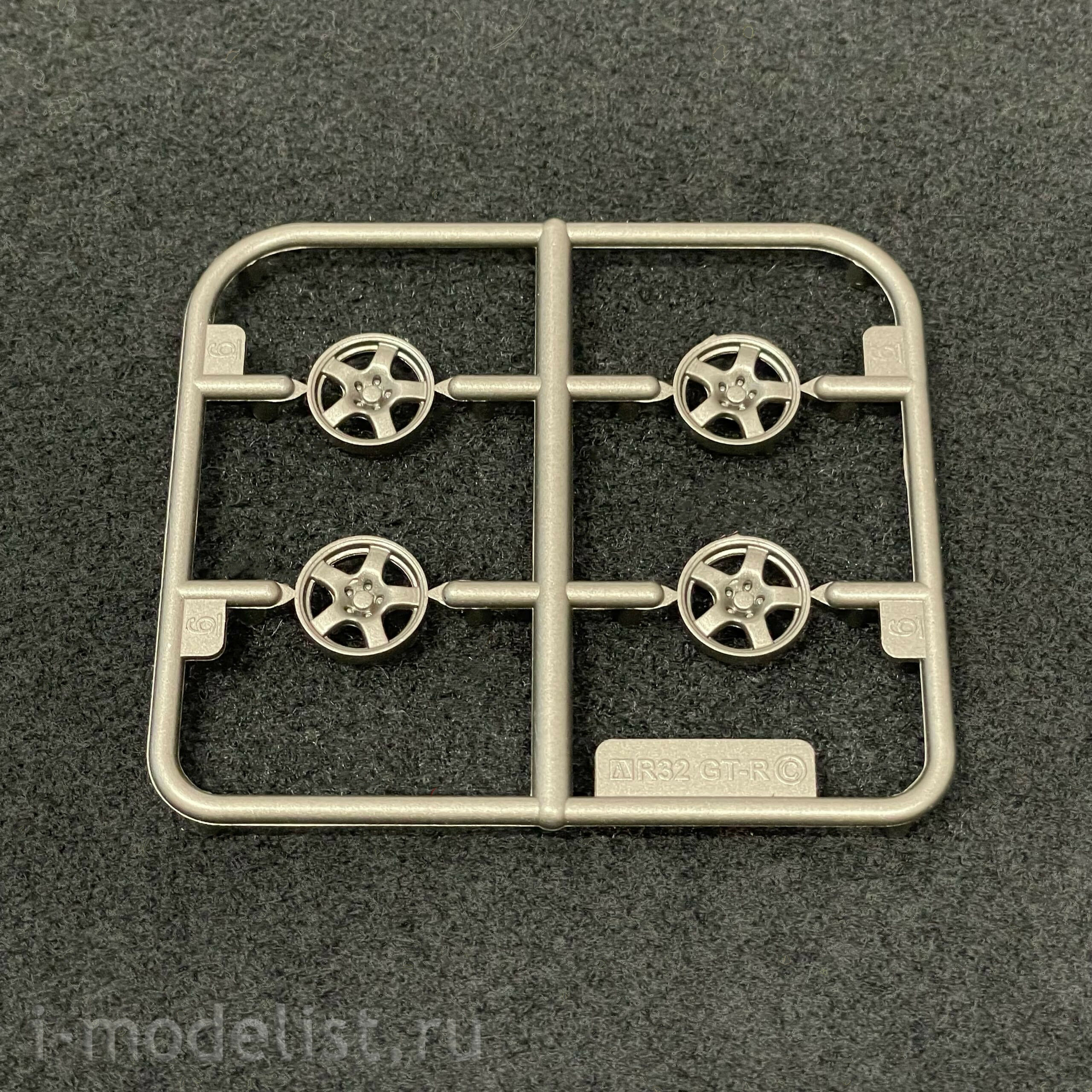 06353 Aoshima 1/32 Car Nissan R32 Skyline GT-R - Blued Gray Metallic (The Snap Kit)