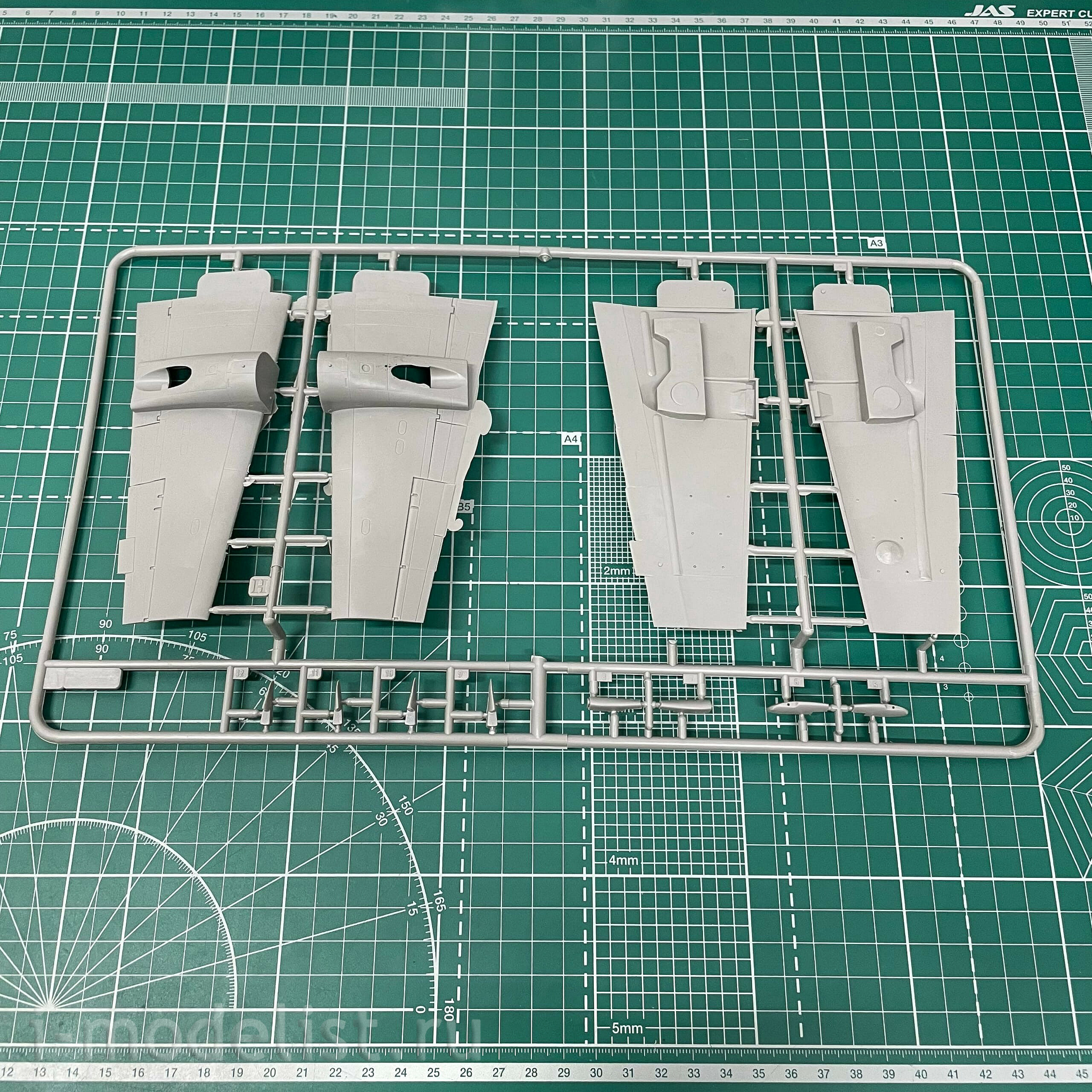 437 Roden 1/48 Grumman OV-1C Mohawk Aircraft