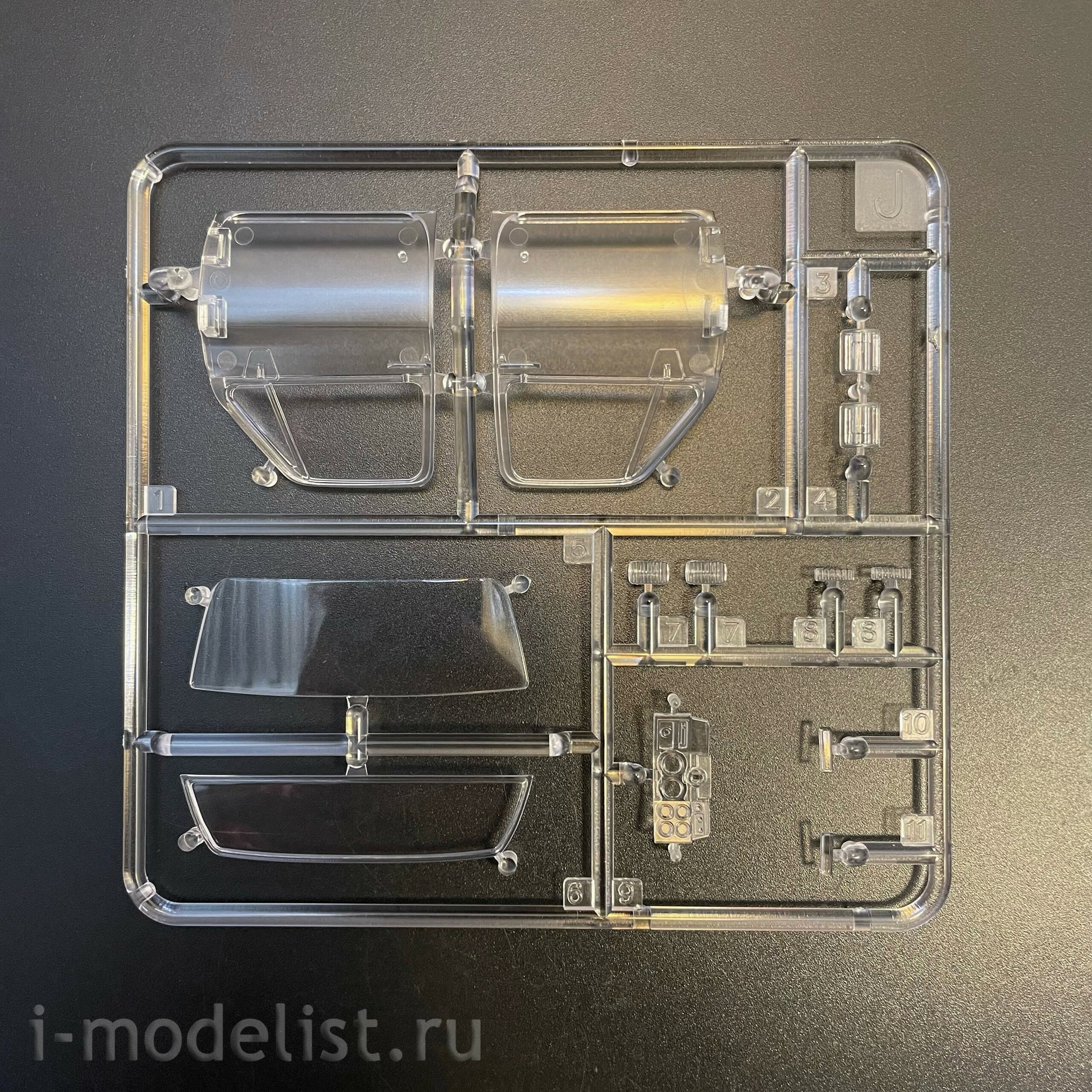 AK35030 AK Interactive 1/35 Броnotранспортер M1008 / M1008 Troop Carrier
