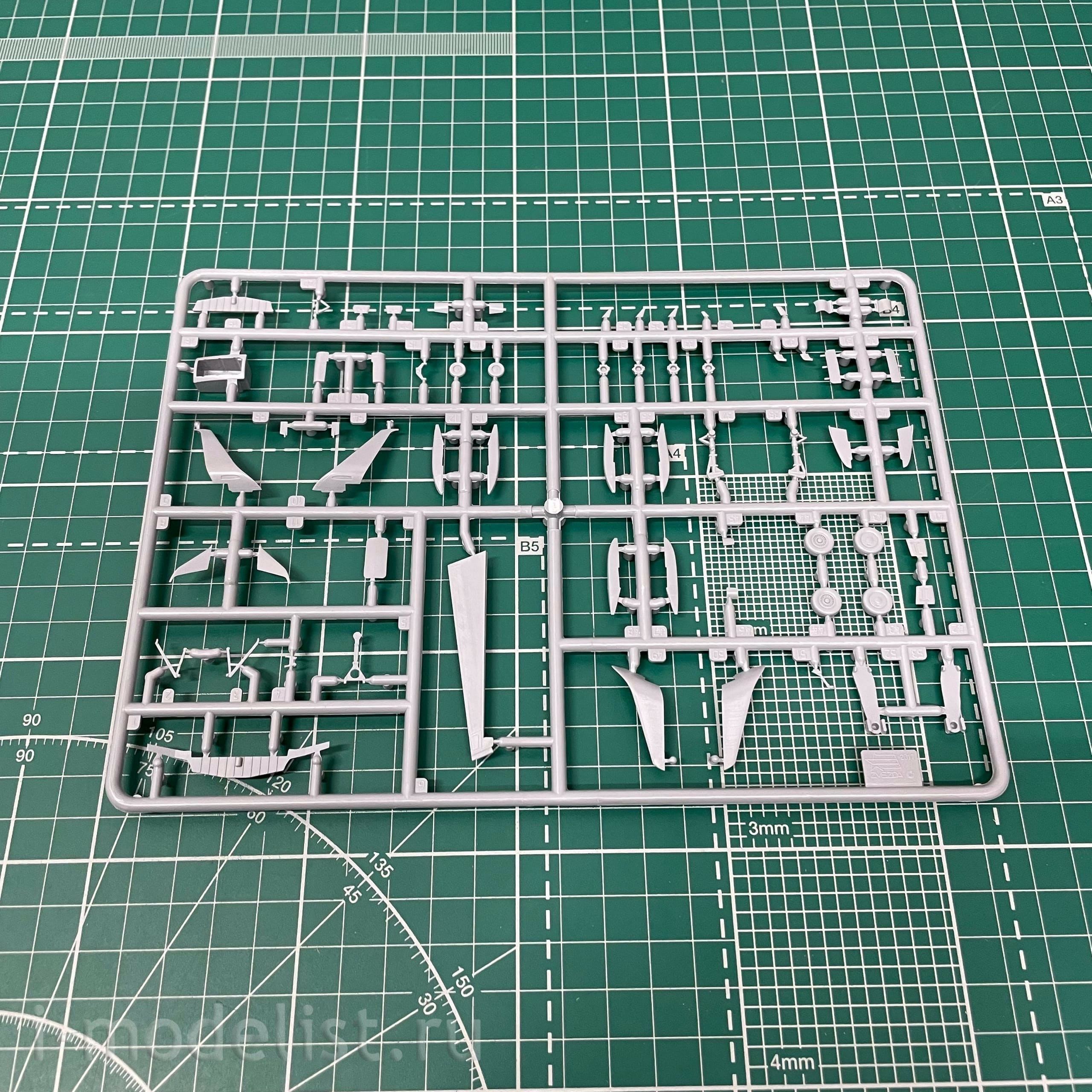 7026 Zvezda 1/144 Passenger airliner 