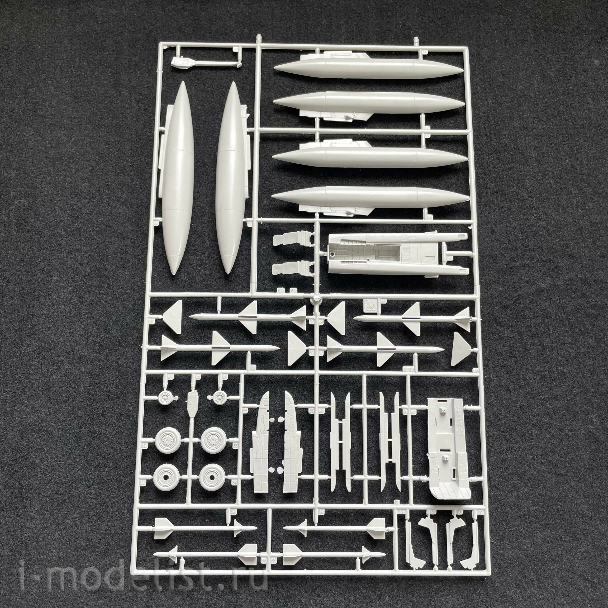 2818 Italeri 1/48 RF-4E Phantom II Aircraft