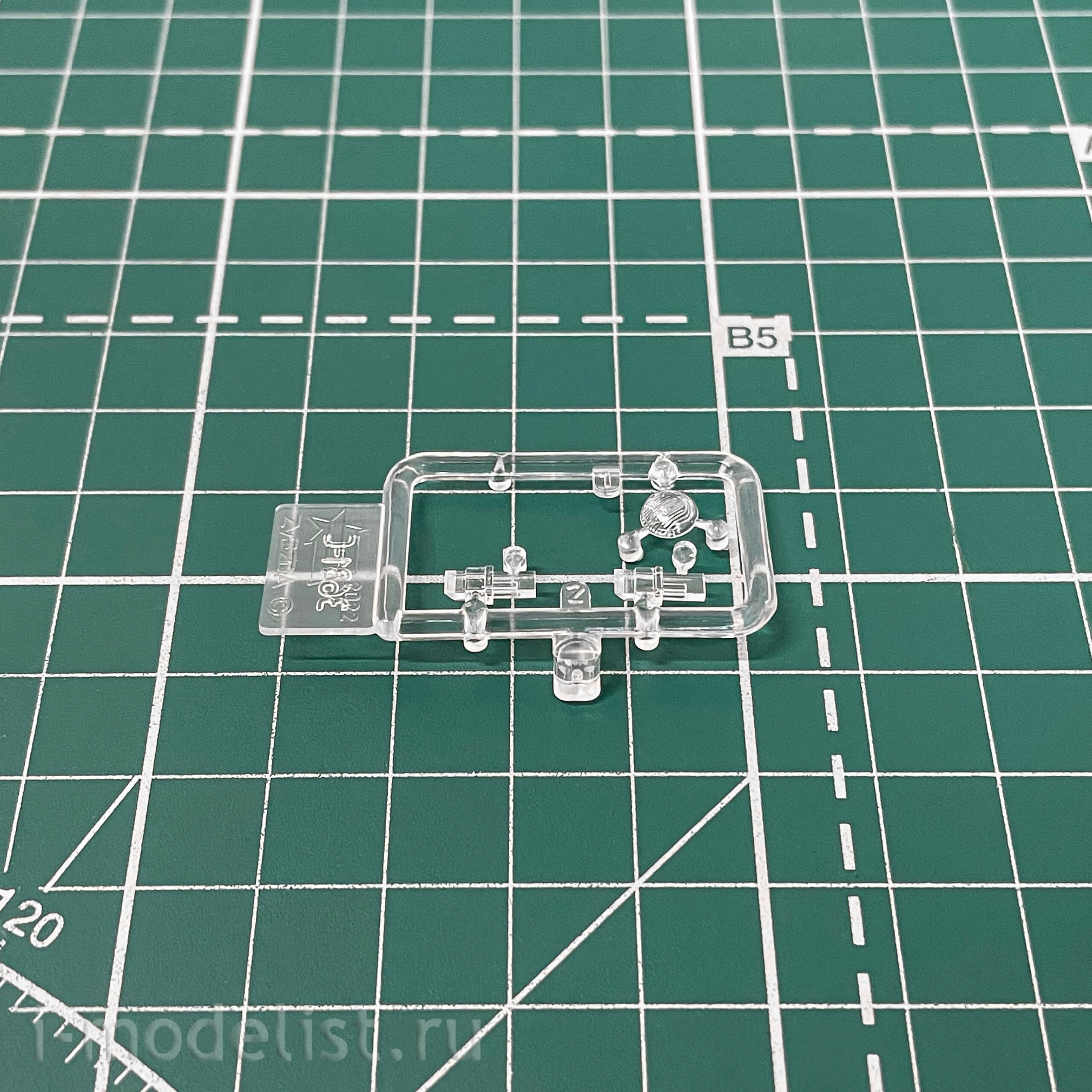 3631 Zvezda 1/35 Soviet light tank T-70B