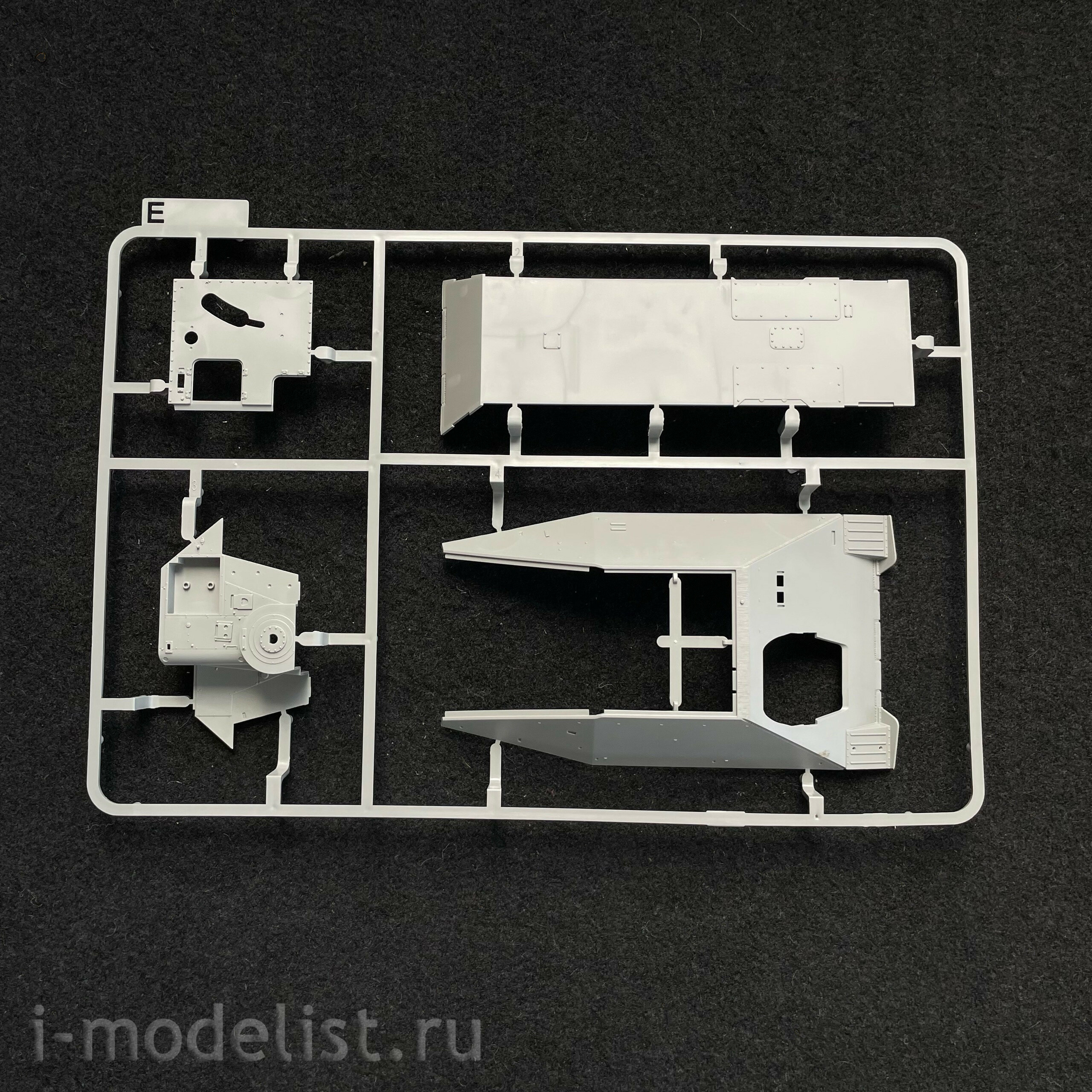 2170 Takom 1/35 German self-propelled gun Jagdpanzer 38(t) Hetzer (early)