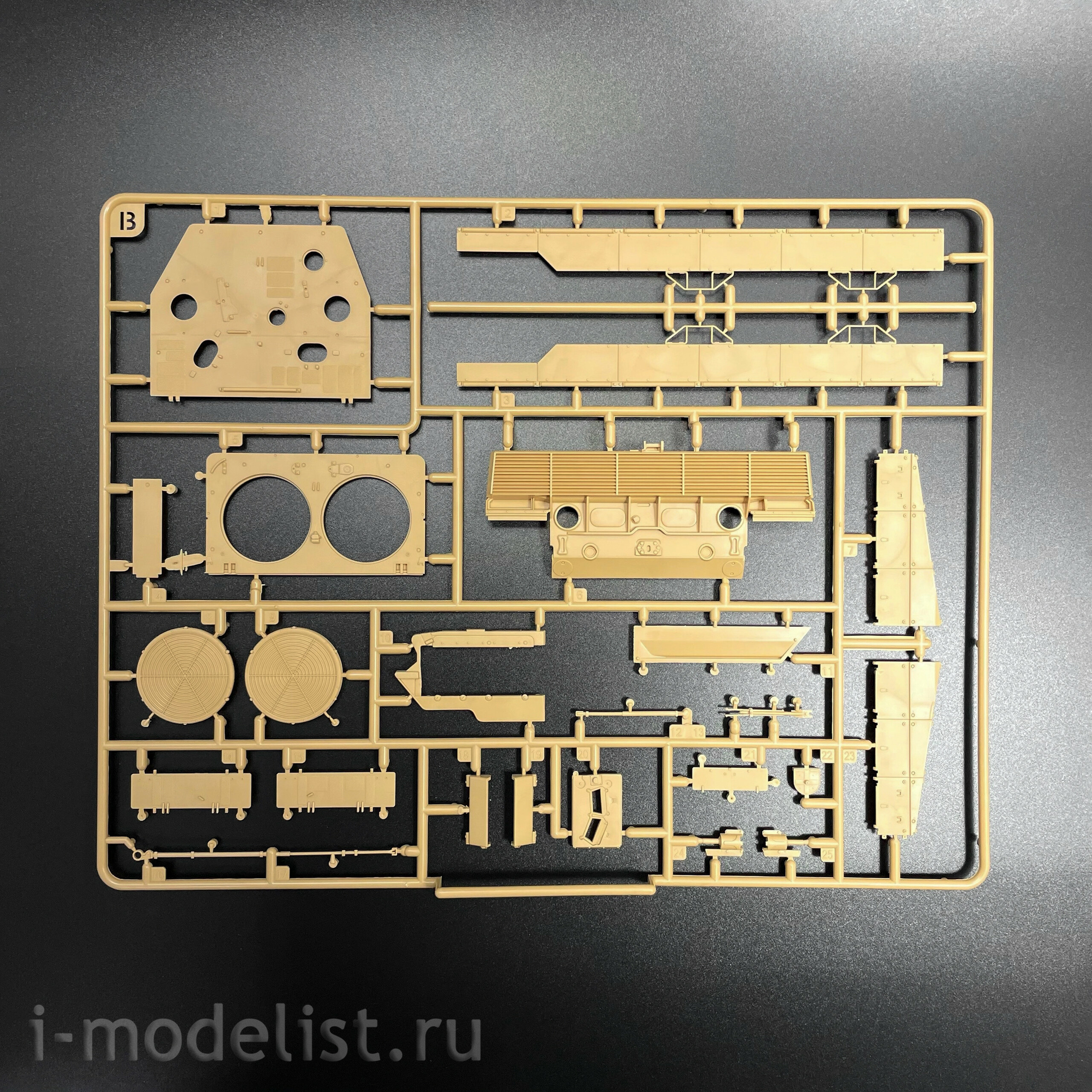 RM-5114 Rye Field Model 1/35 German Leopard 2A6 Tank (Trophy version) with T-80 rollers