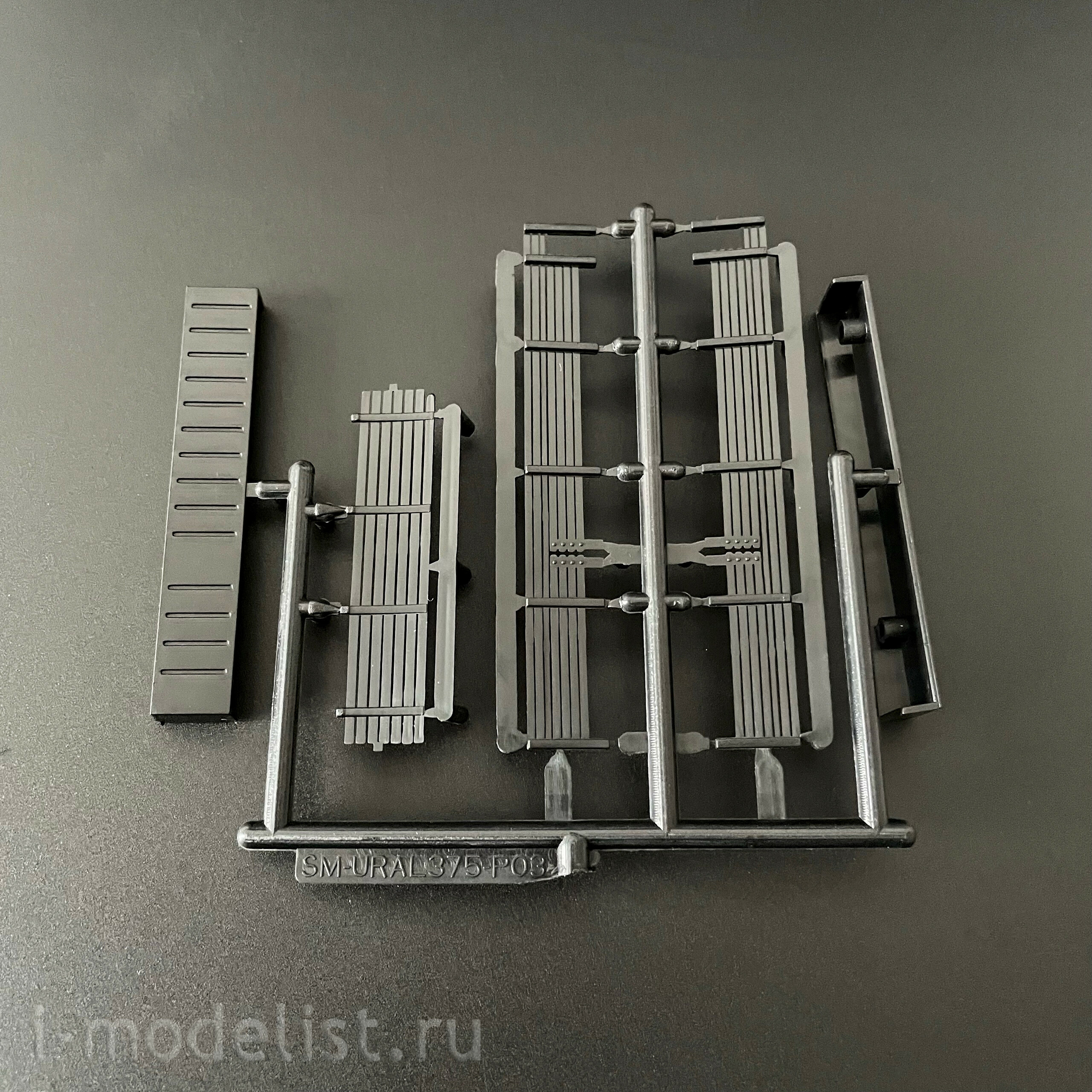 1465AVD AVD Models 1/43 Car 375D