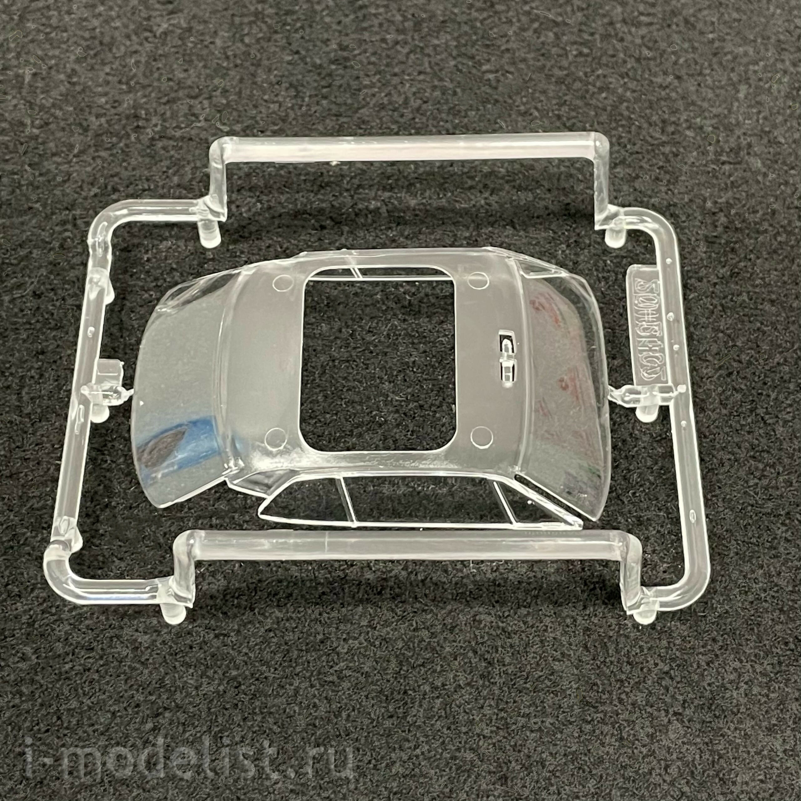 06470 Aoshima 1/32 Car Nissan Skyline 2000 GT-R - Silver (The Snap Kit)