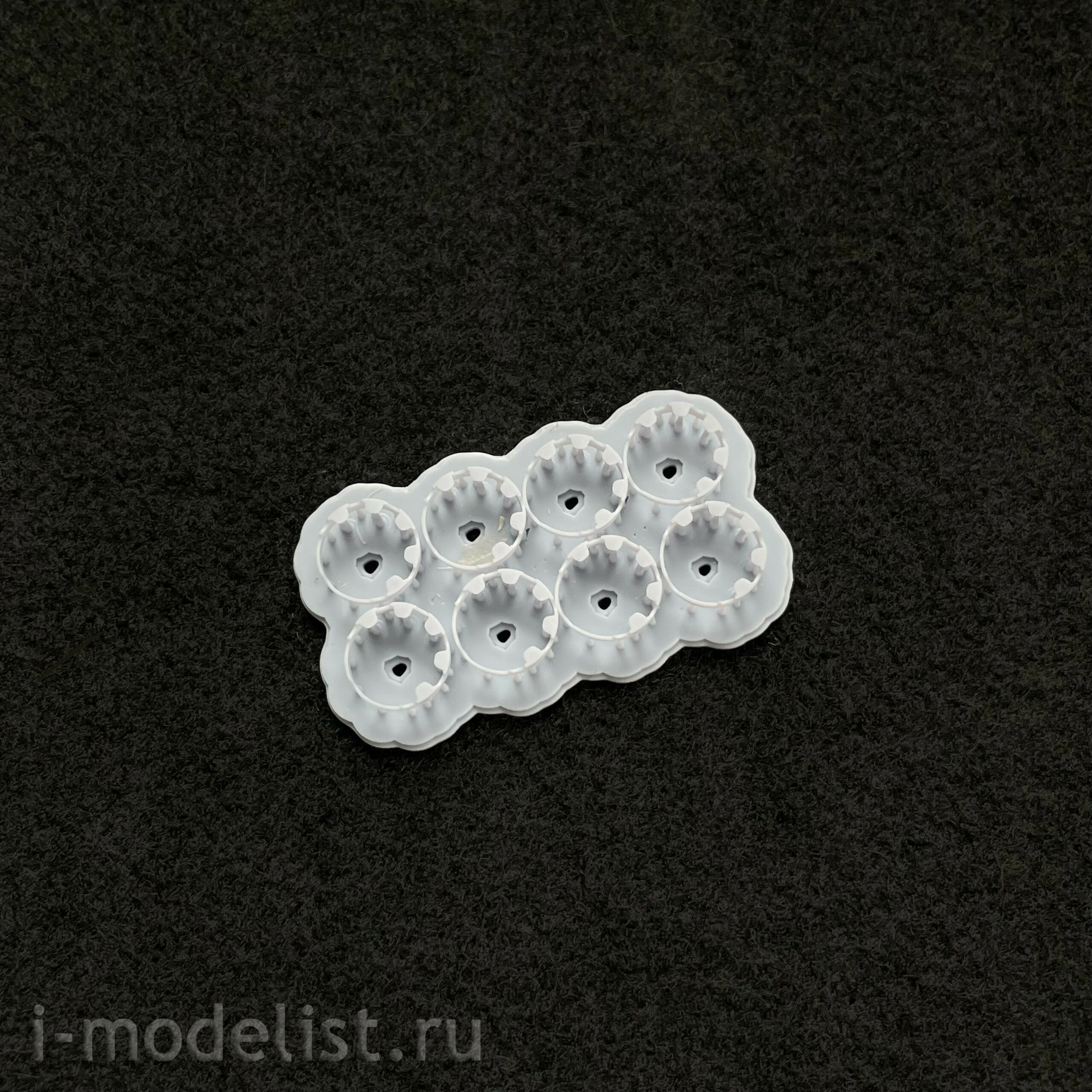 39011 SX-Art 1/35 Wheel Set US Stryker Michelin XZL 12.00 R20 with drawdown (8pcs)