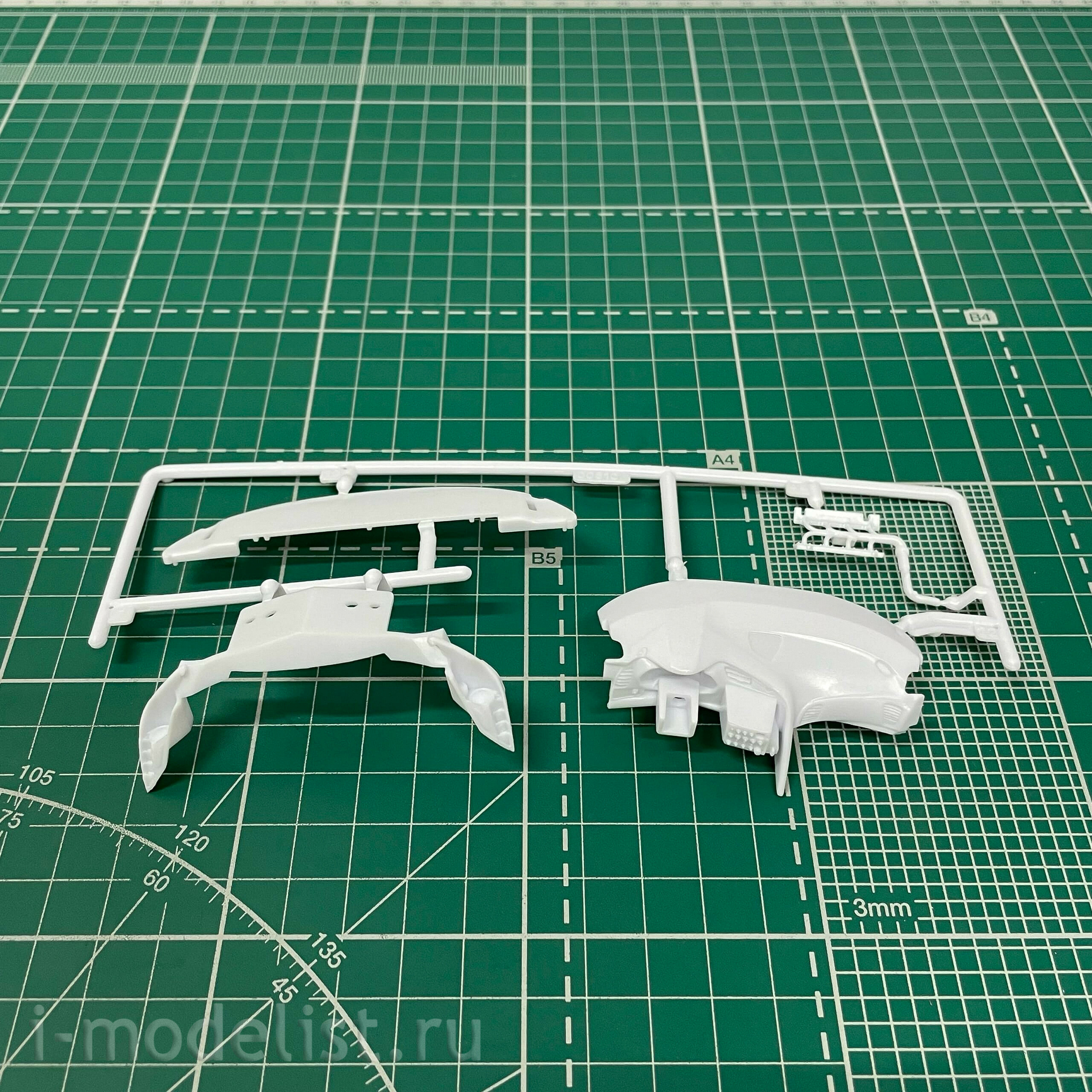 14304 Revell 1/25 Car Corvette C7.R