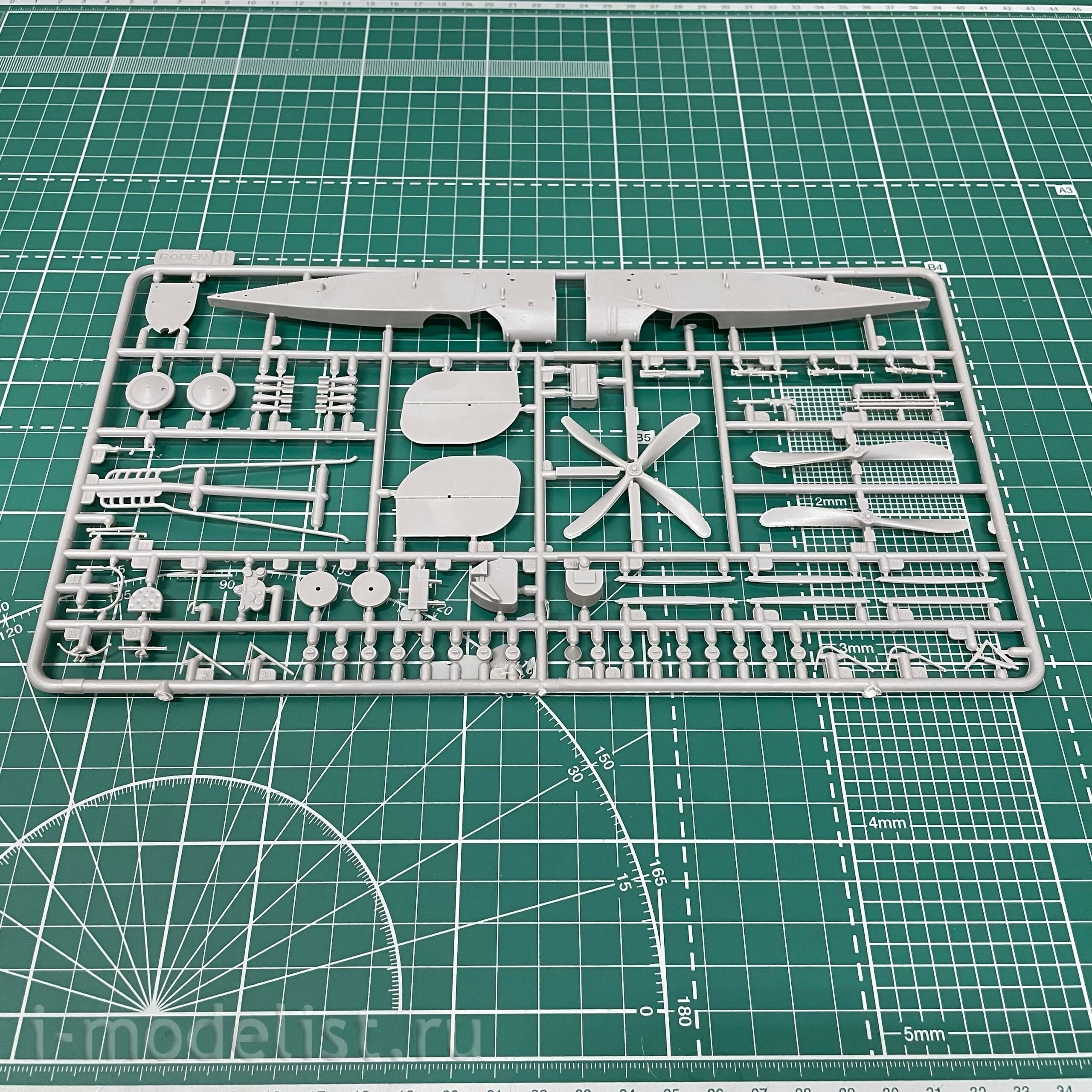 425 Roden 1/48 Bristol F. 2B Fighter