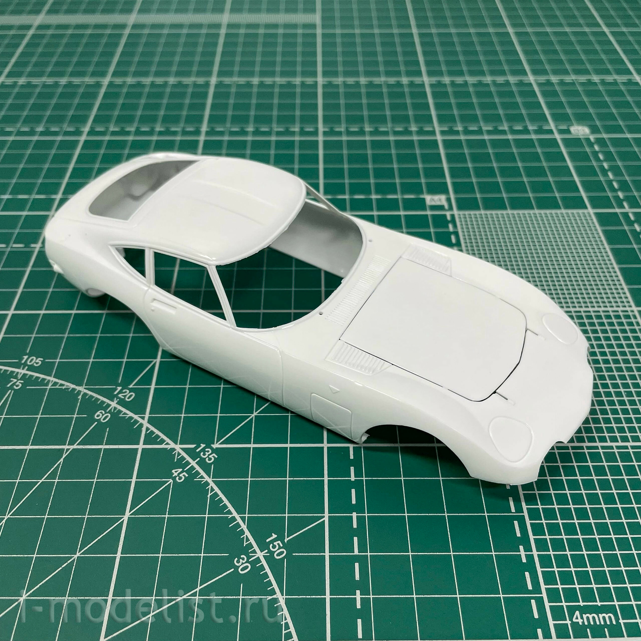 21201 Hasegawa 1/24 Toyota 2000GT Car