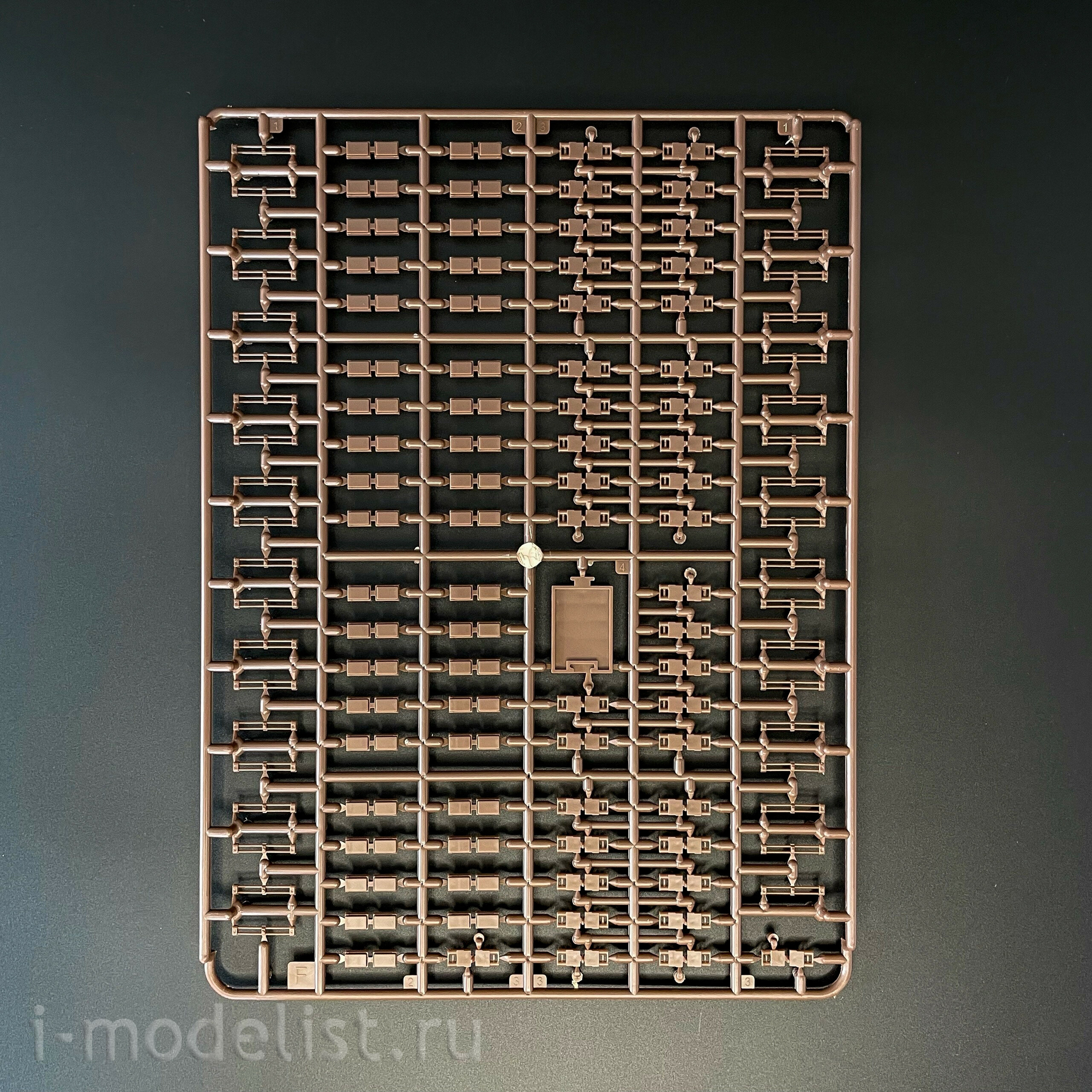35A058 Amusing Hobby 1/35 Танк Leopard 2 A8