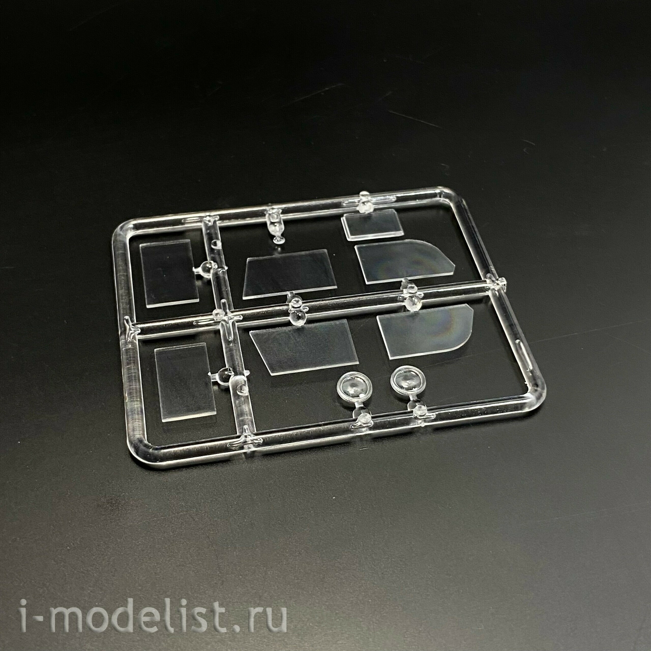 35161 MasterBox 1/35 Американские десантники и мирные жители, 1945 год