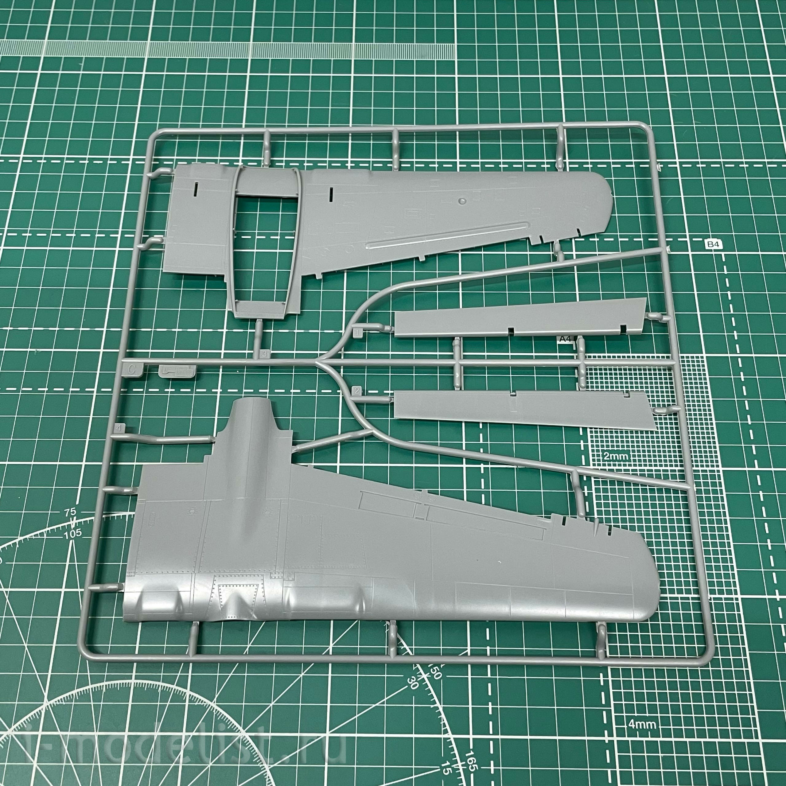 S4815 Great Wall Hobby 1/48 Aircraft P-61b NoseArt + weapons (Limited Edition)