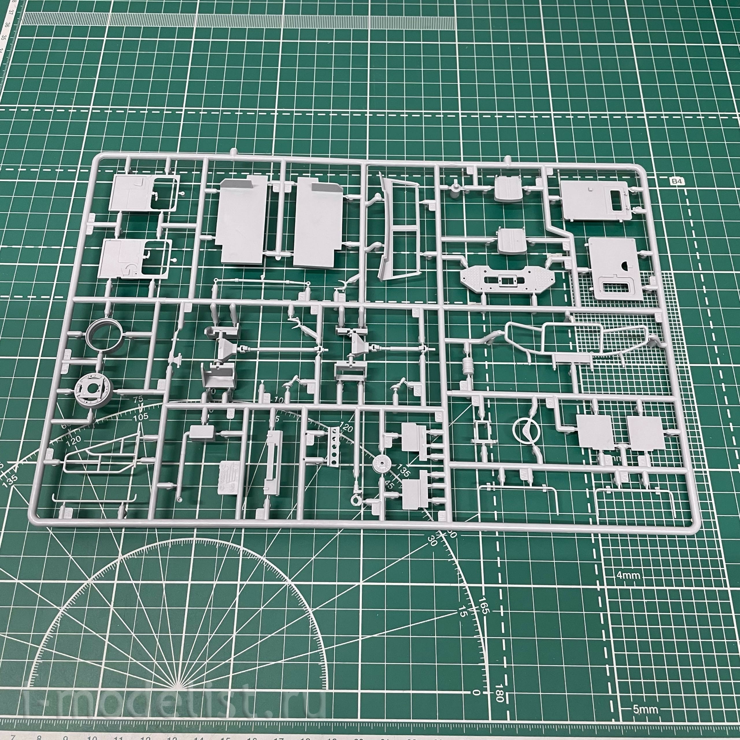 3668 Zvezda 1/35 Russian armored car GAZ - Tiger