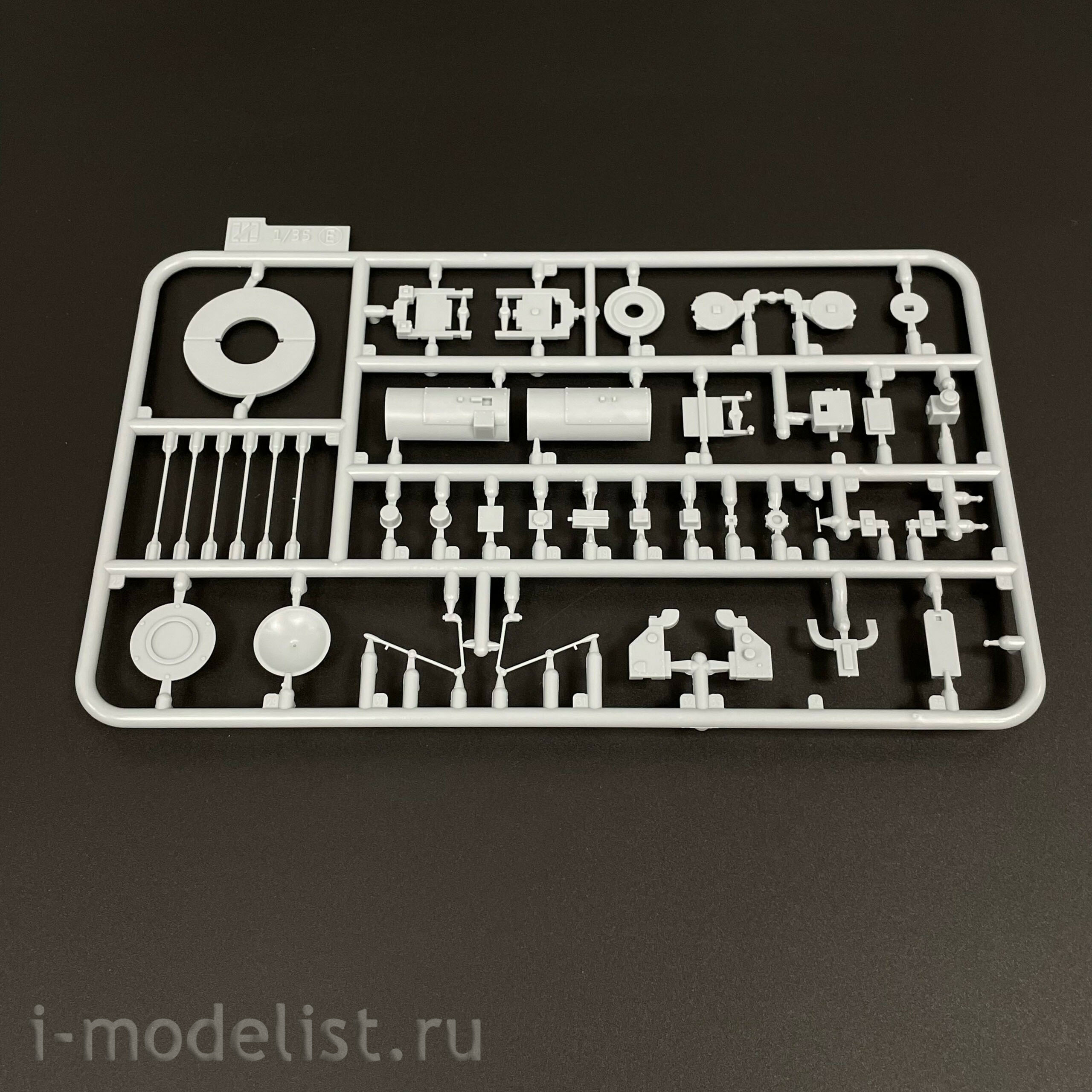 ZM53001 Zimi Model 1/35 40-мм четырехствольная зенитная установка Bofors ВМС США
