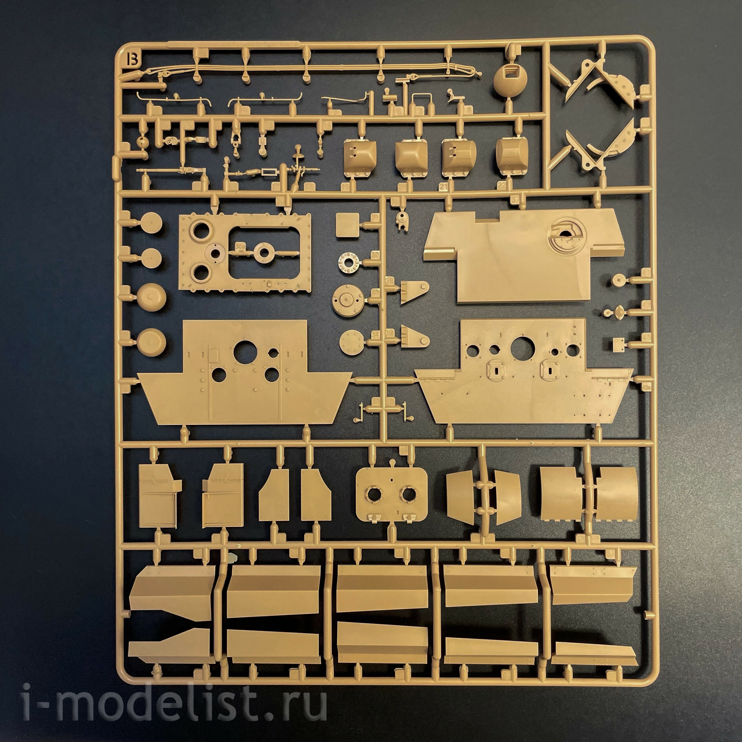 RM-5138 Rye Field Model 1/35 Notмецкий танк Sd.Kfz. 182 Pz.Kpfw.VI Ausf.B King Tiger Арденны 1944 (Upgrade-версия)