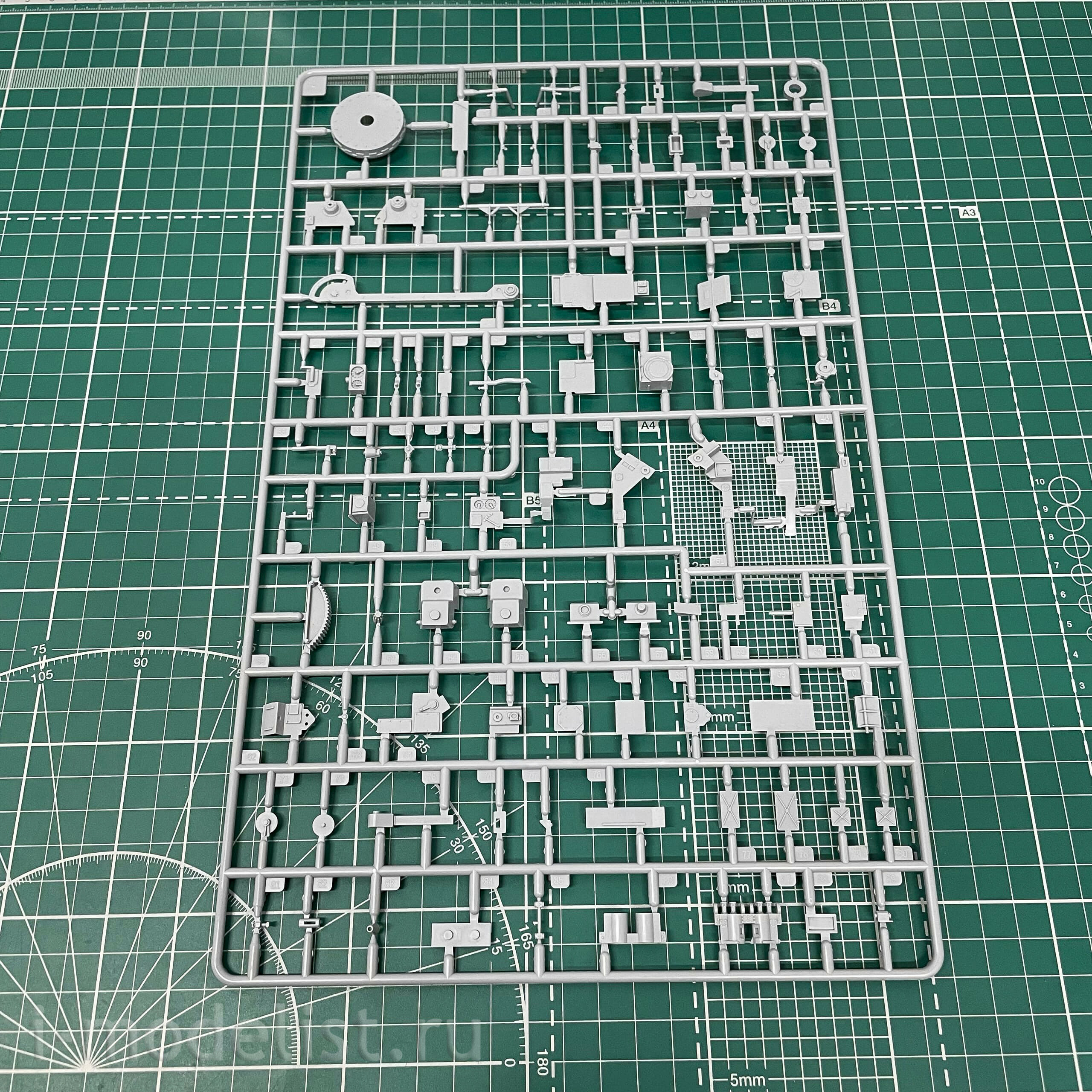 35A010 Amusing Hobby 1/35 Rheintochter R-1