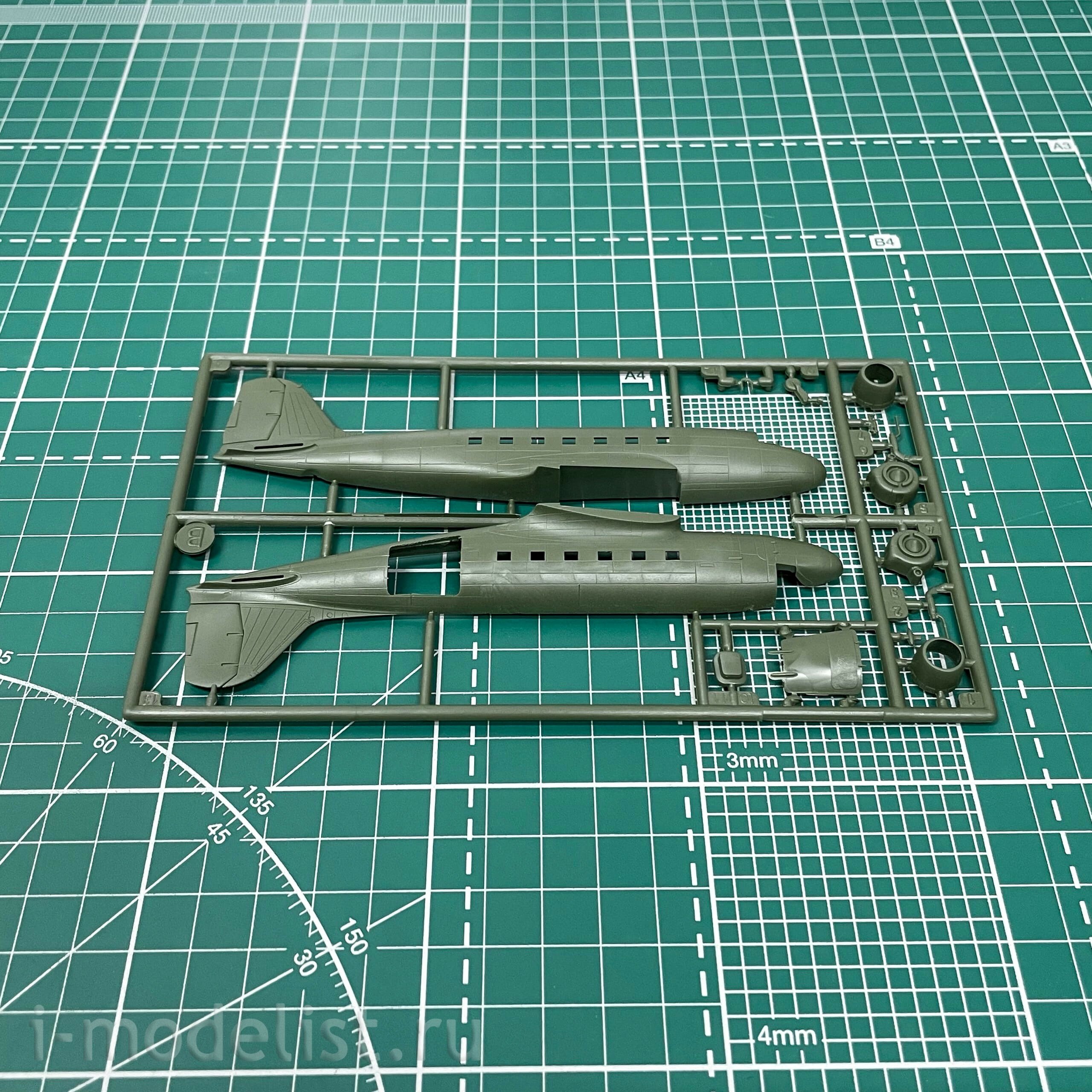 300 Roden 1/144 Douglas C-47 Skytrain (Dakota Mk. III)