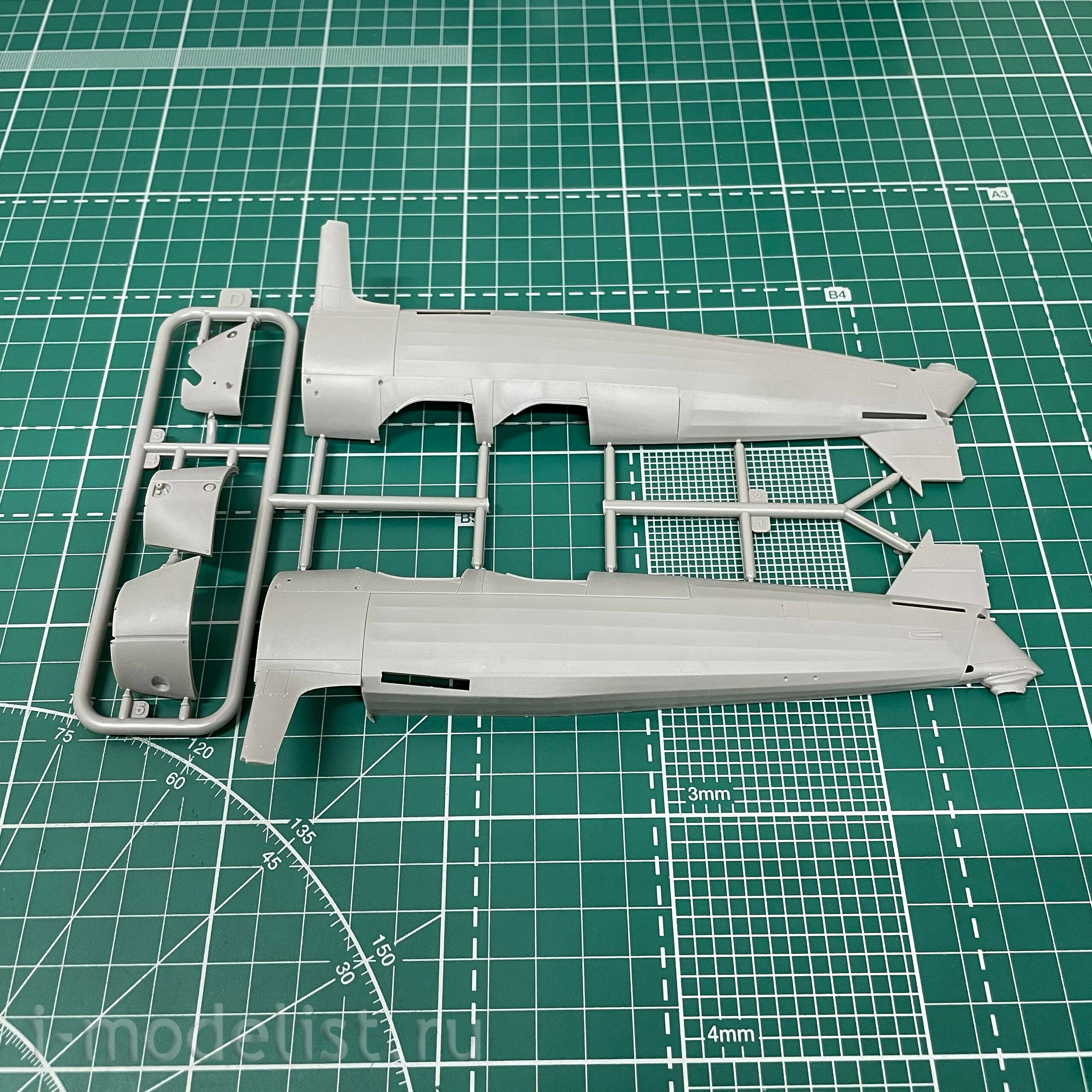 631 Roden 1/32 Boeing Stearman PT-17 Kaydet Aircraft