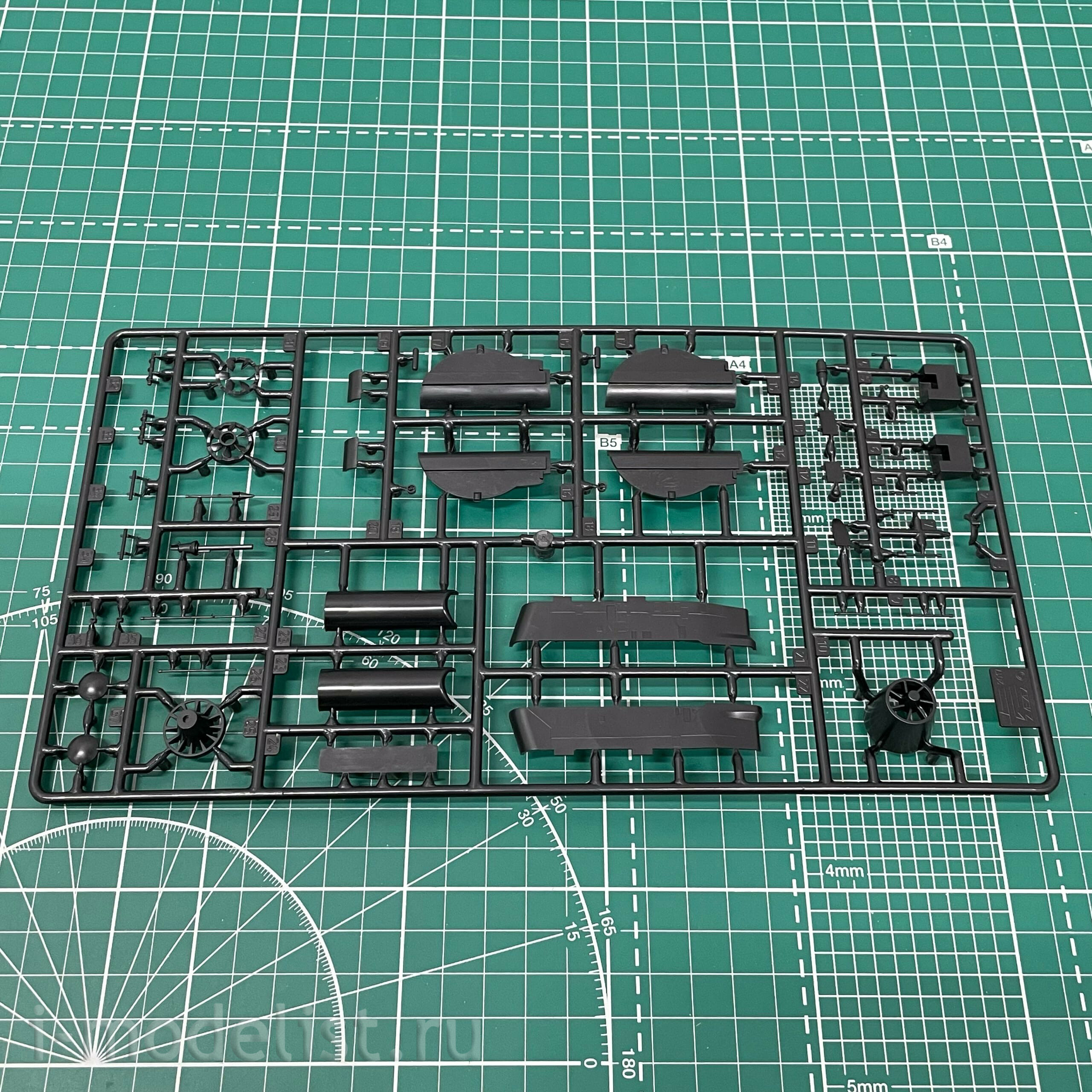 9061 Zvezda 1/350 nuclear submarine 