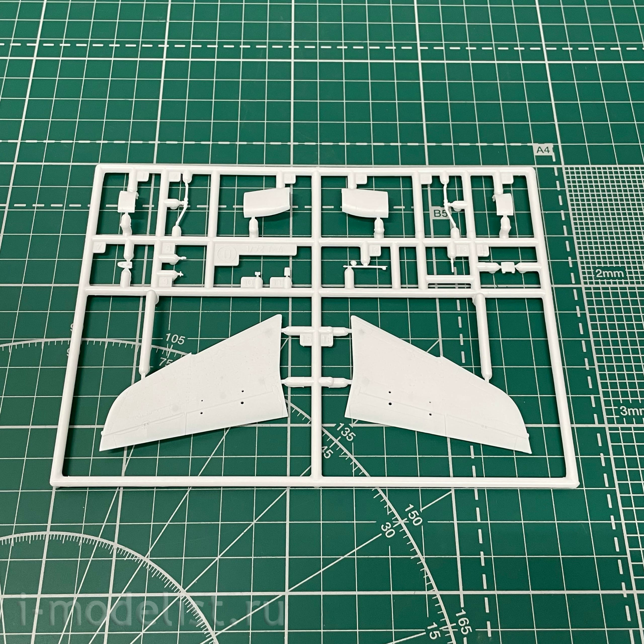 02142 Hasegawa 1/72 Kawasaki T-4 JASDF 60th Anniversary (2 models) Limited Edition
