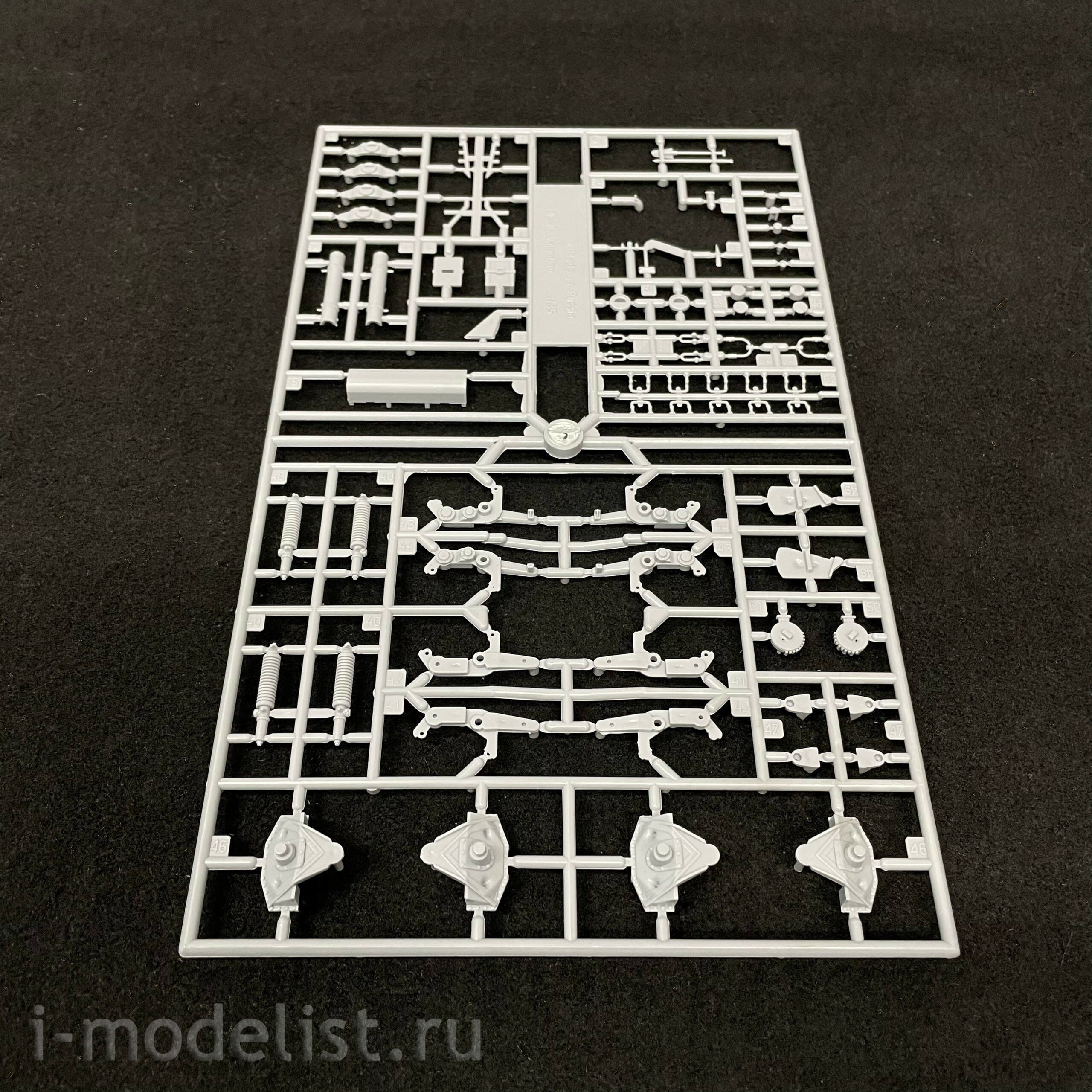 3553 Maket 1/35 English tank Valentine Xi