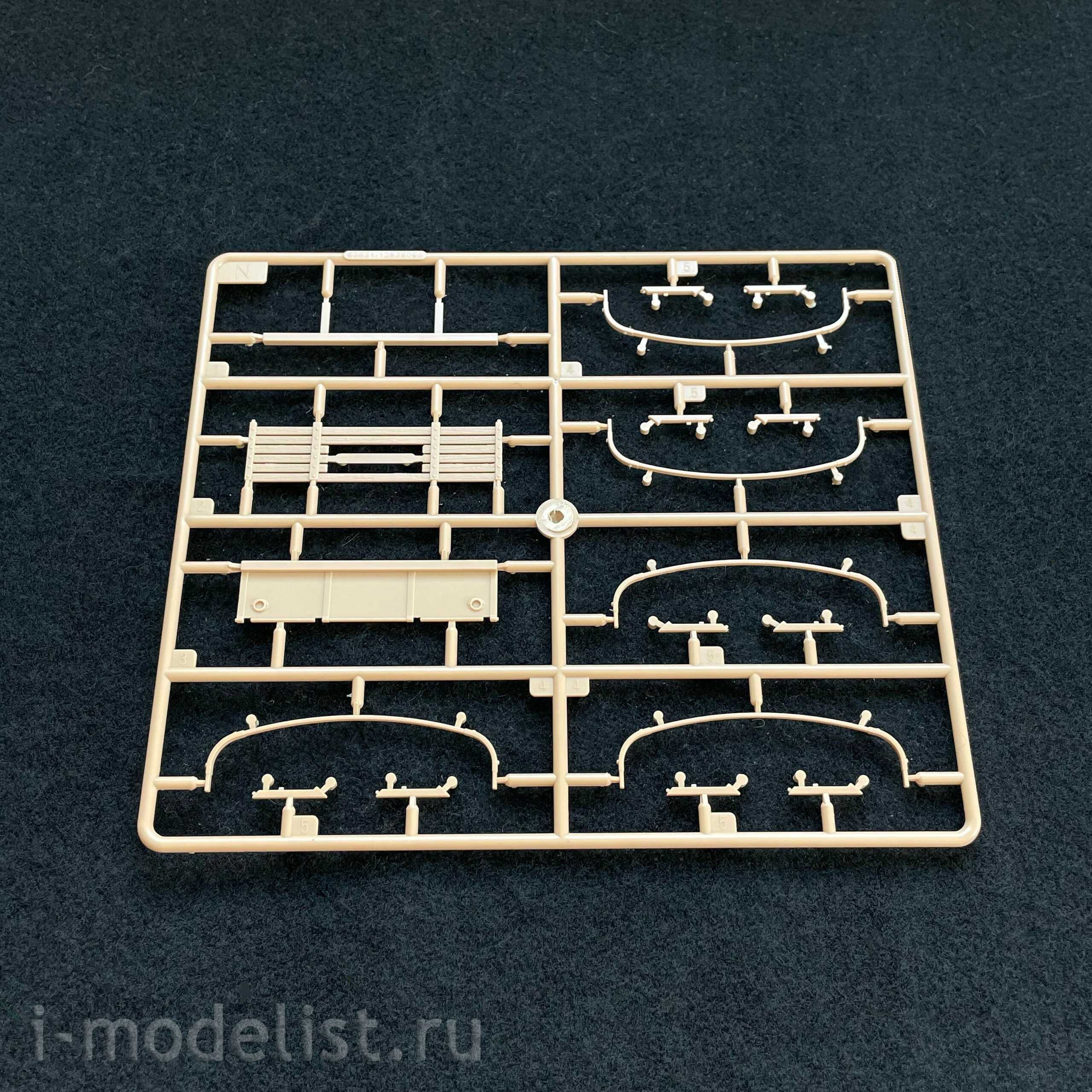 83831 HobbyBoss 1/35 US GMC CCKW - 352 Steel Cargo Truck