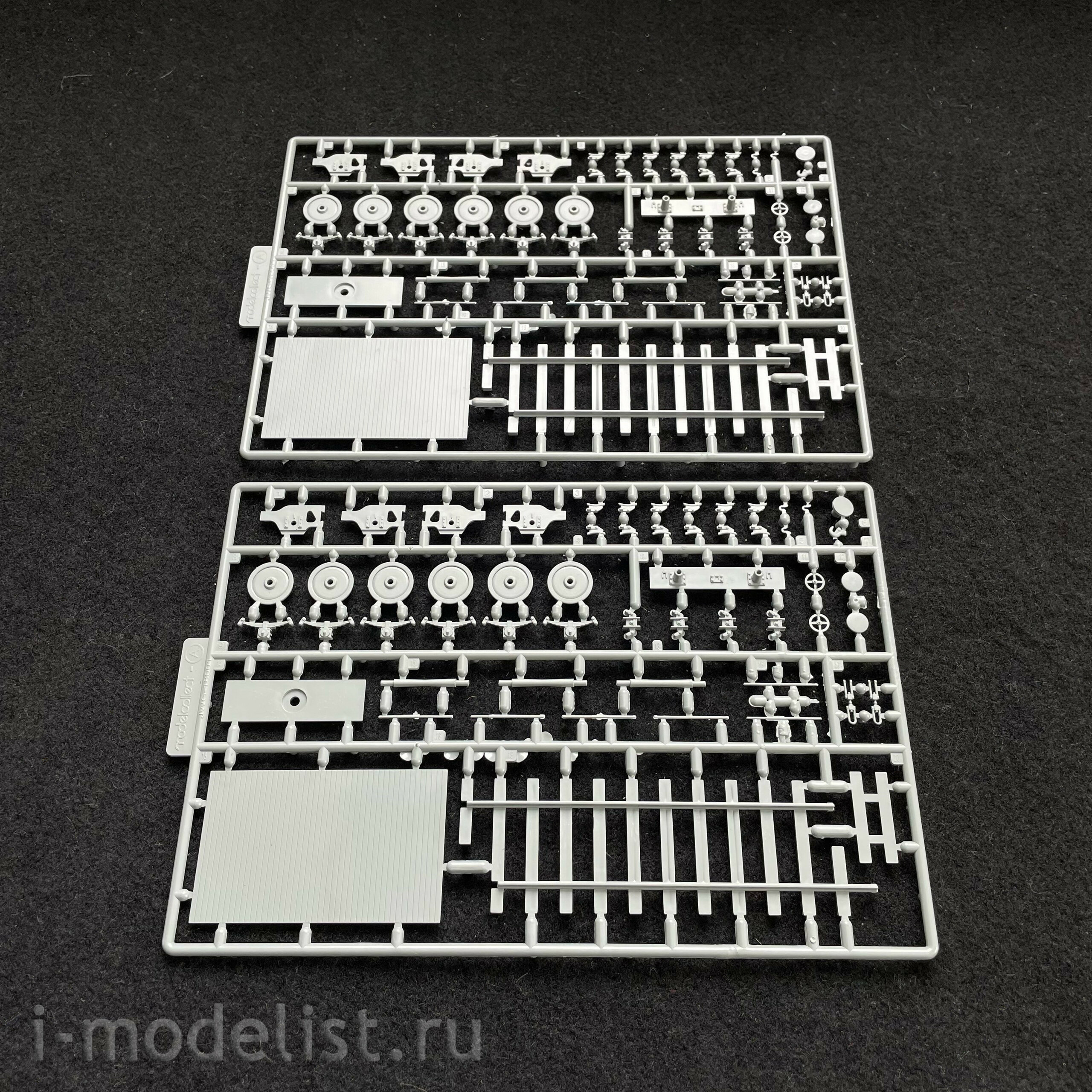 UA72086 Modelcollect 1/72 German Railway Schwerer Plattformwagen Type SSys
