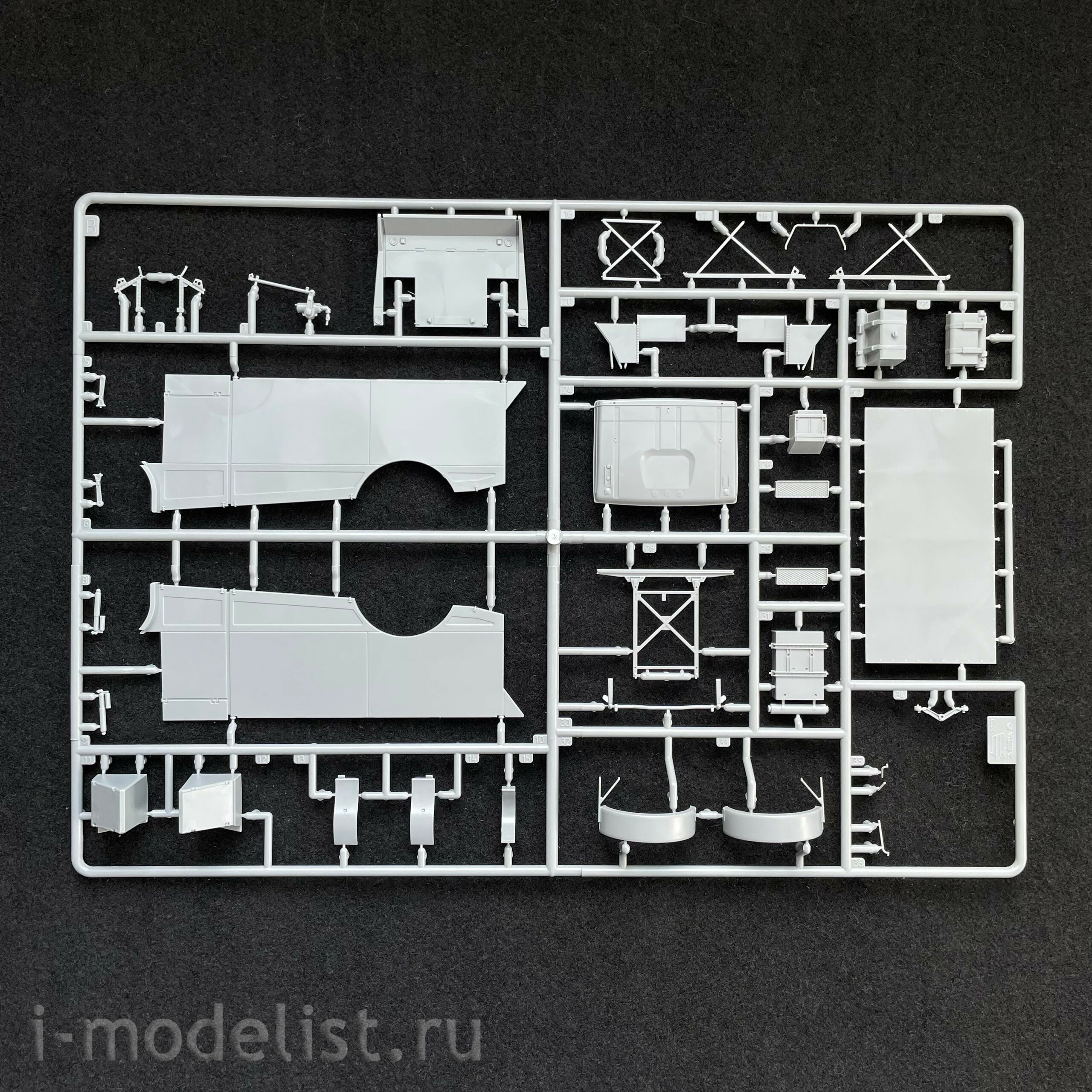 43005 Zvezda 1/43 KAMAZ-43509 