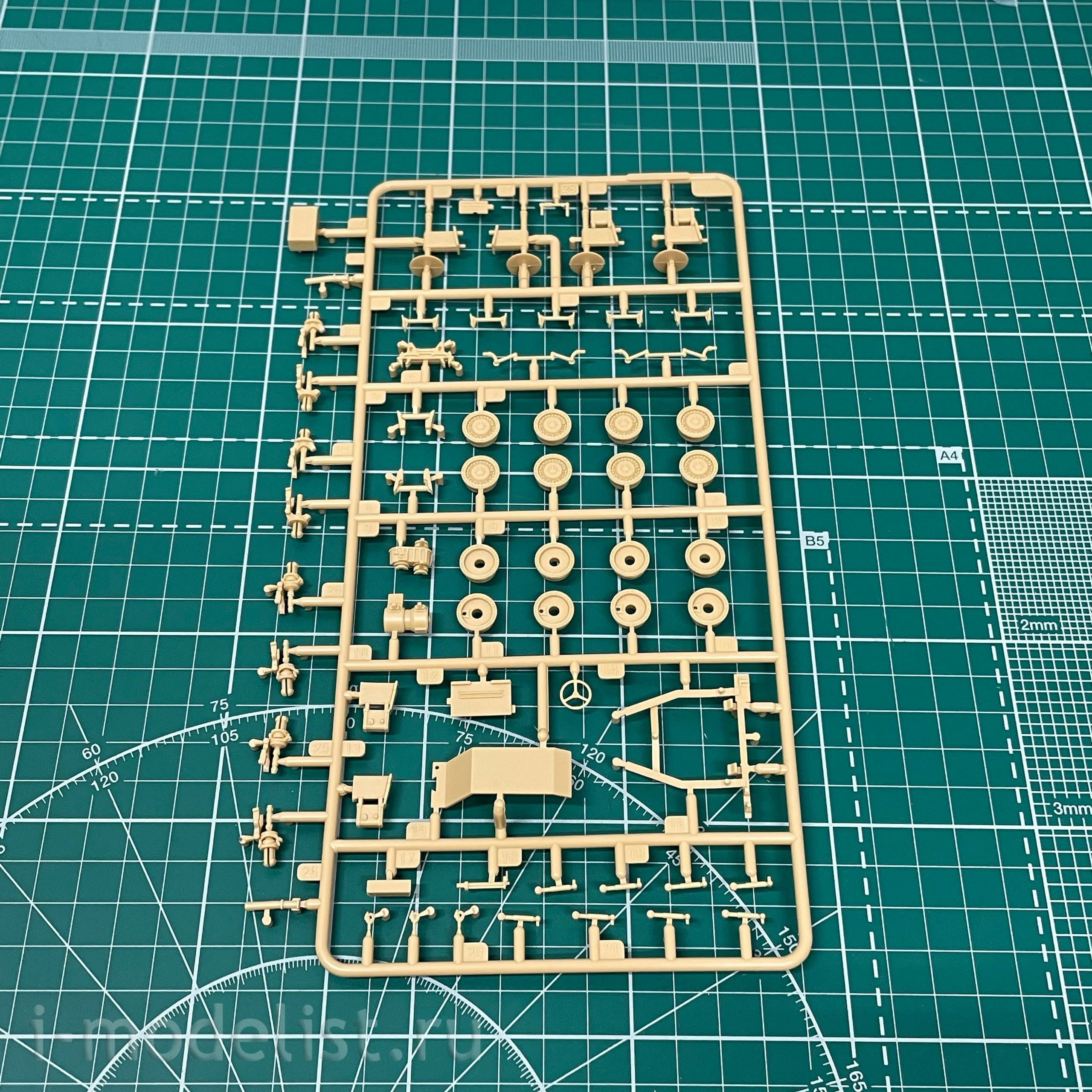 82929 HobbyBoss 1/72 Rocket Launcher 48N6E of 5P85S TEL S-300PMU SA-10 GRUMBLE