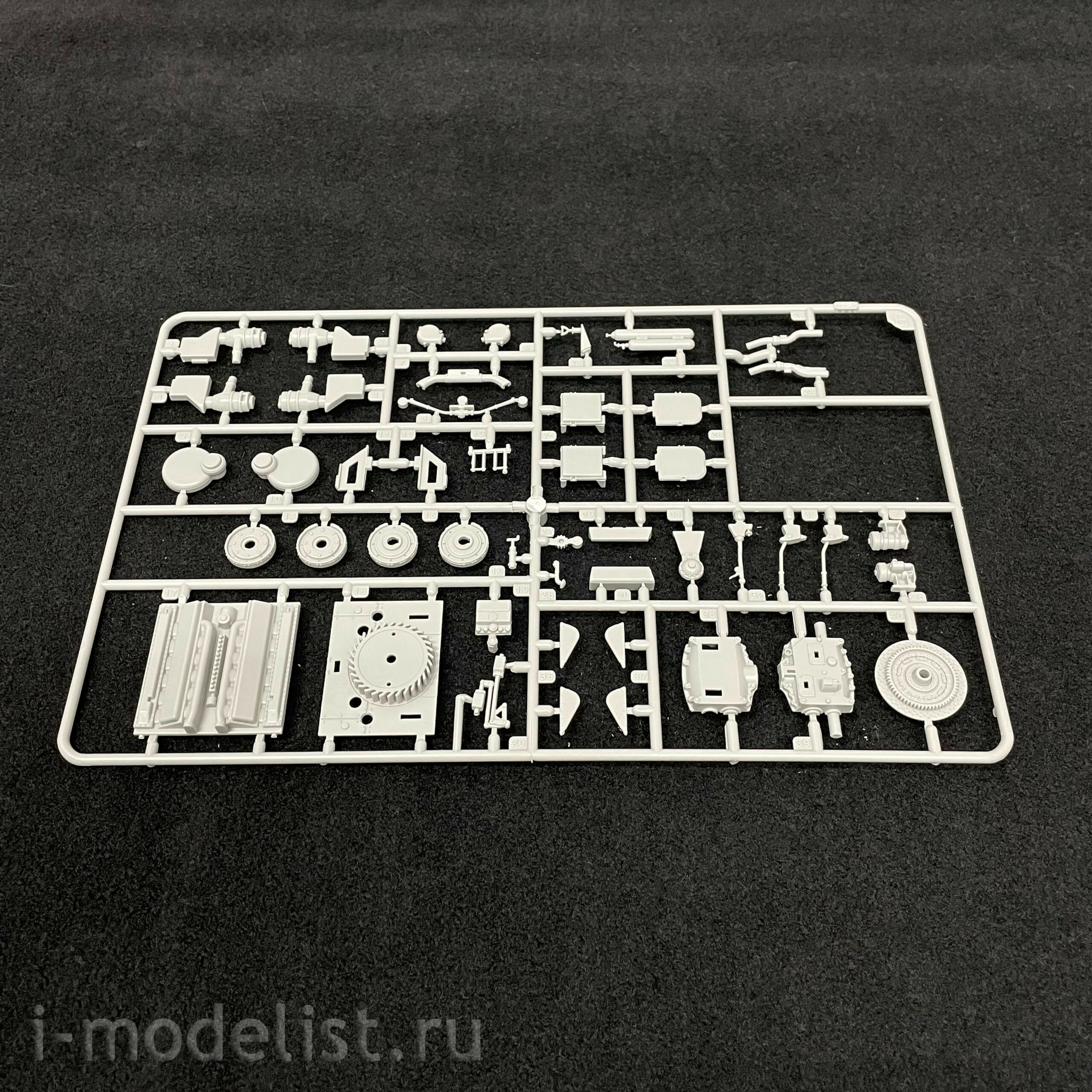 6570 Italeri 1/35 Soviet Tank 34/76 Model 1943 Early Version - Premium Edition